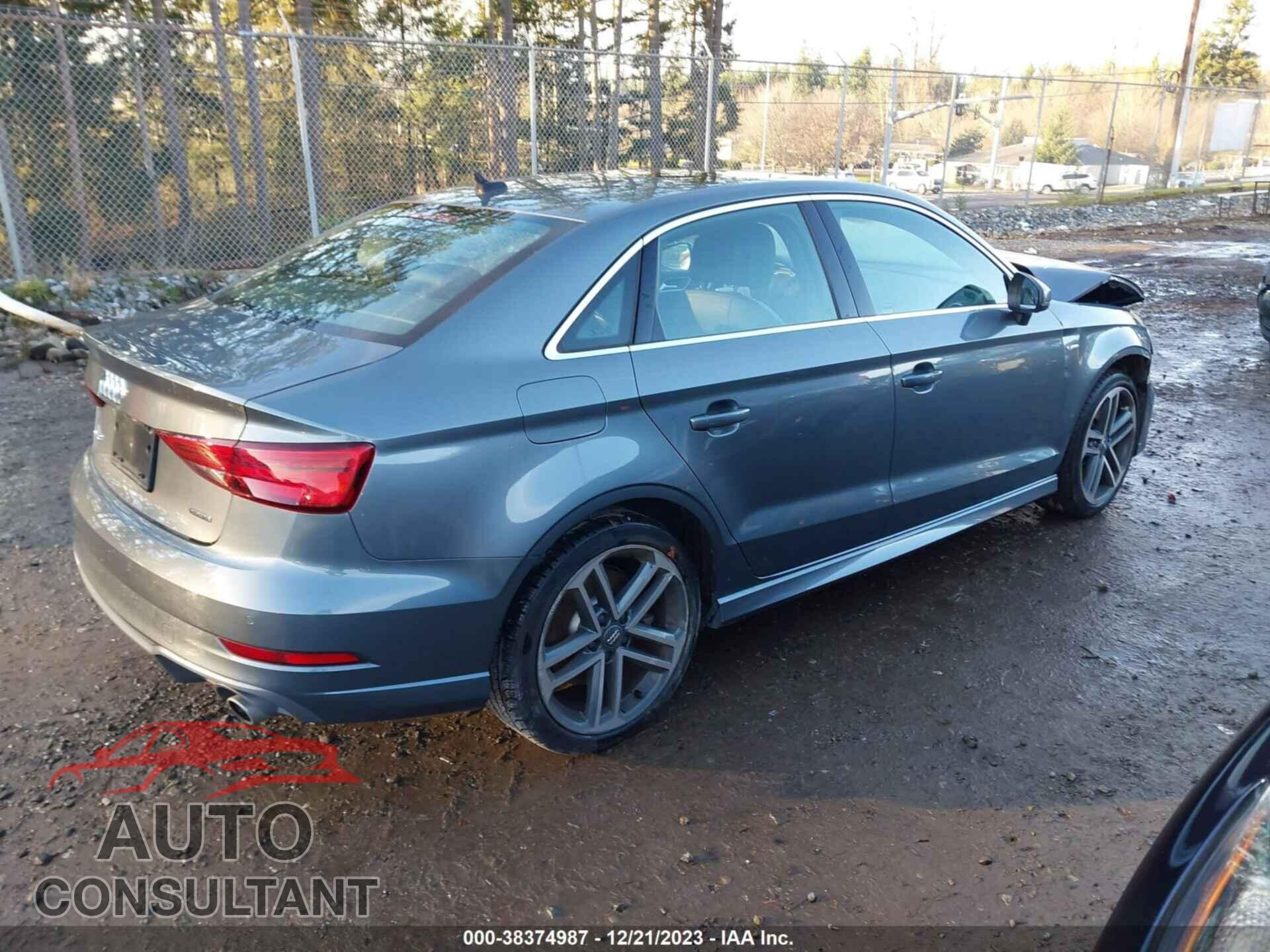 AUDI A3 2019 - WAUJEGFF0KA092425