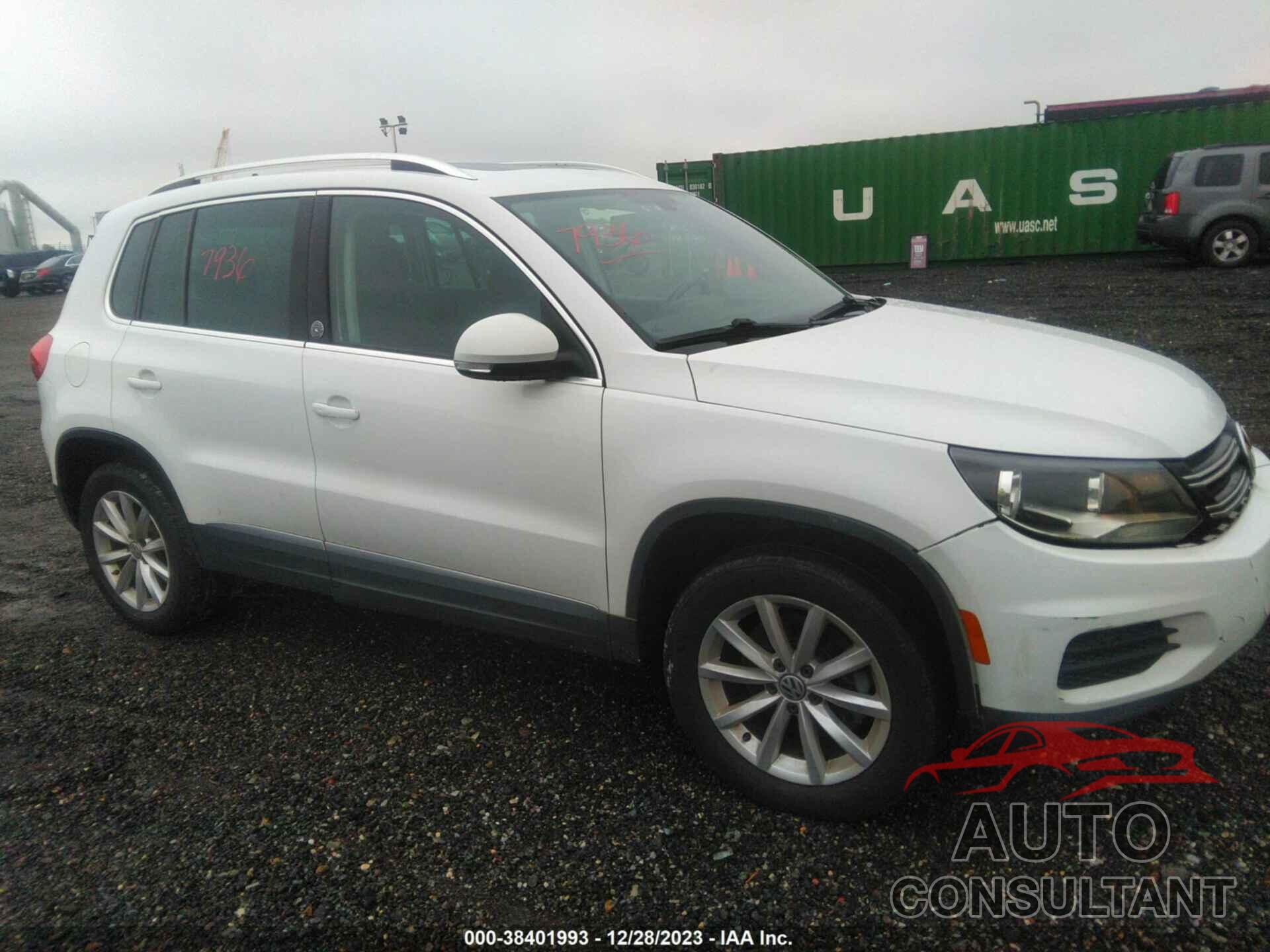 VOLKSWAGEN TIGUAN 2017 - WVGRV7AX5HK003694