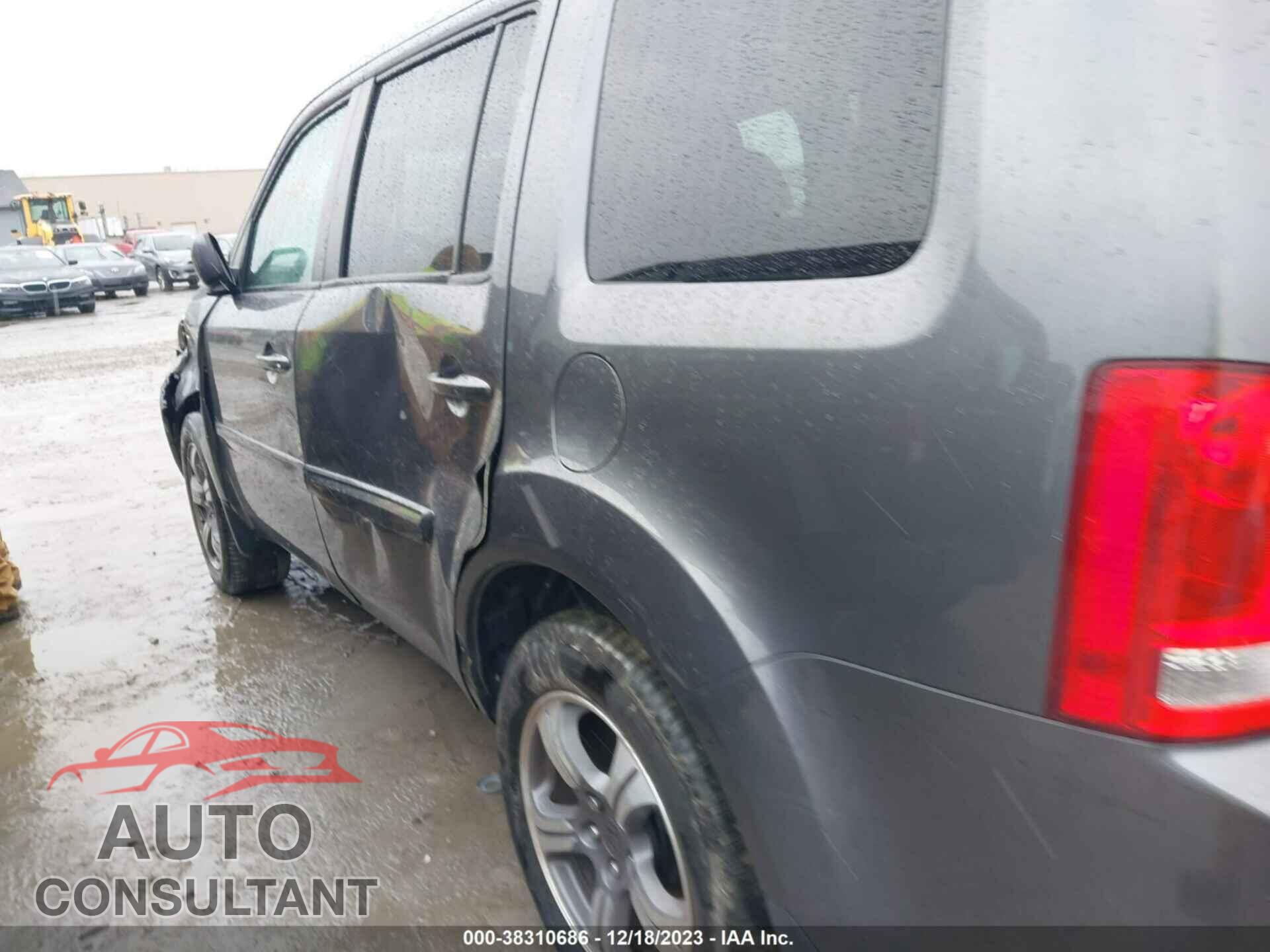 HONDA PILOT 2015 - 5FNYF4H36FB014356
