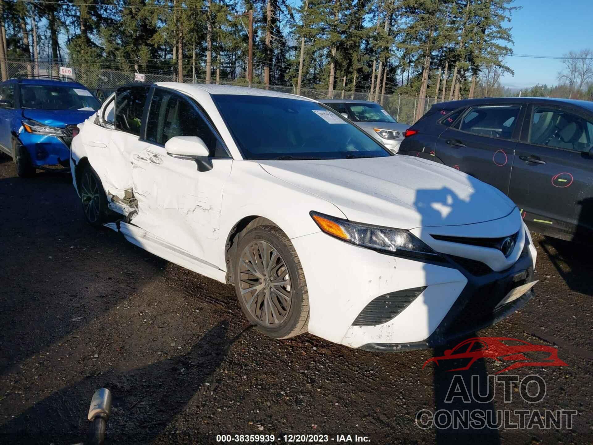 TOYOTA CAMRY 2018 - 4T1B11HK4JU633737