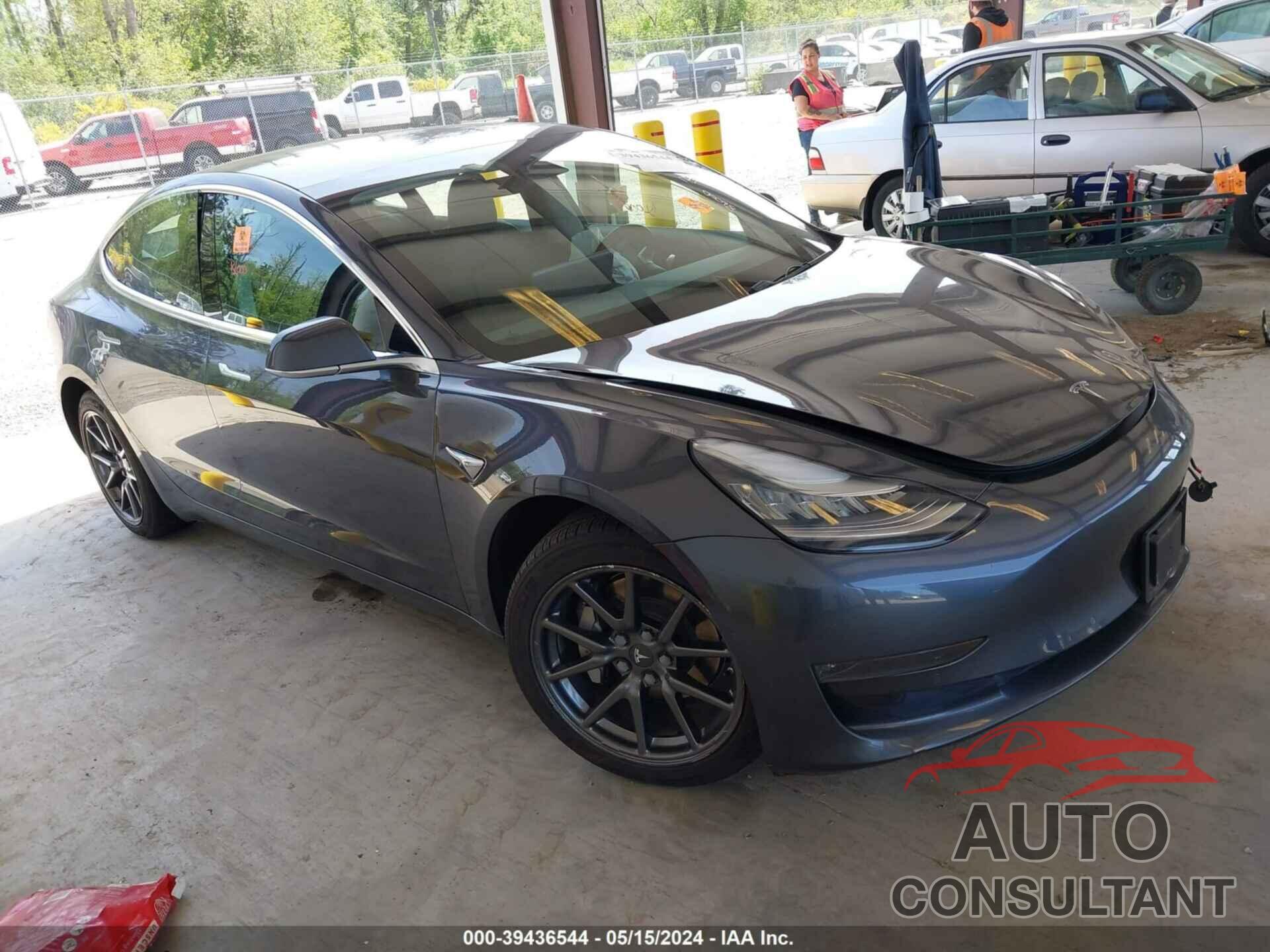 TESLA MODEL 3 2018 - 5YJ3E1EB4JF128923