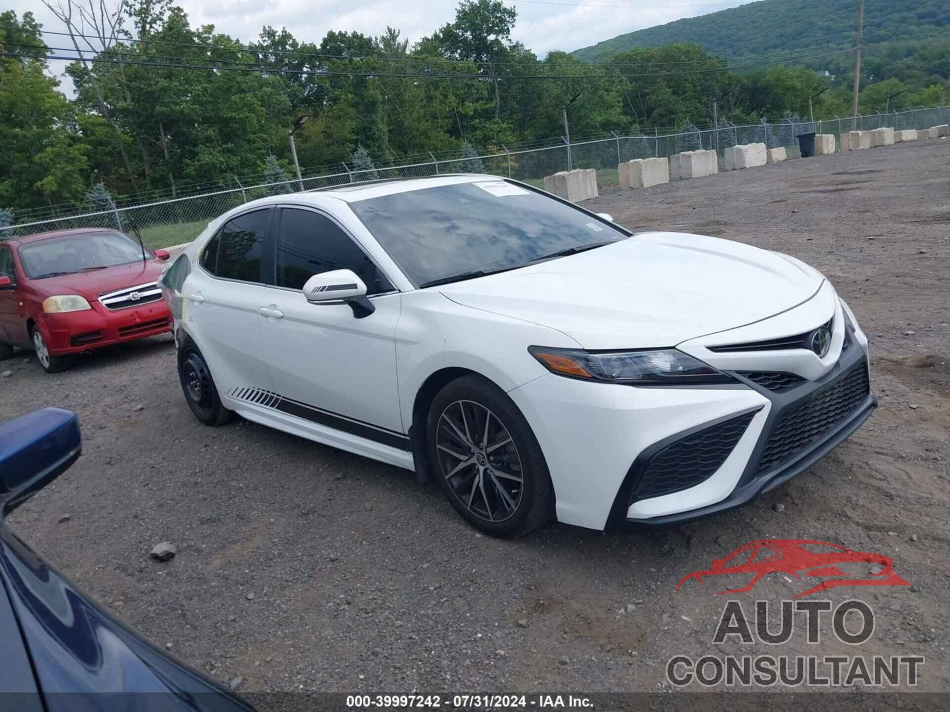 TOYOTA CAMRY 2023 - 4T1G11BK5PU084203