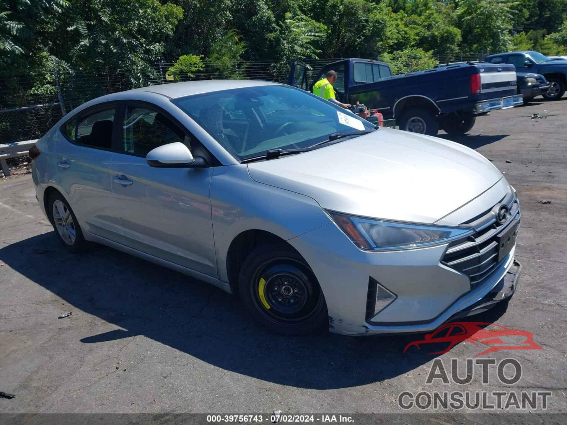 HYUNDAI ELANTRA 2019 - 5NPD84LF7KH413170