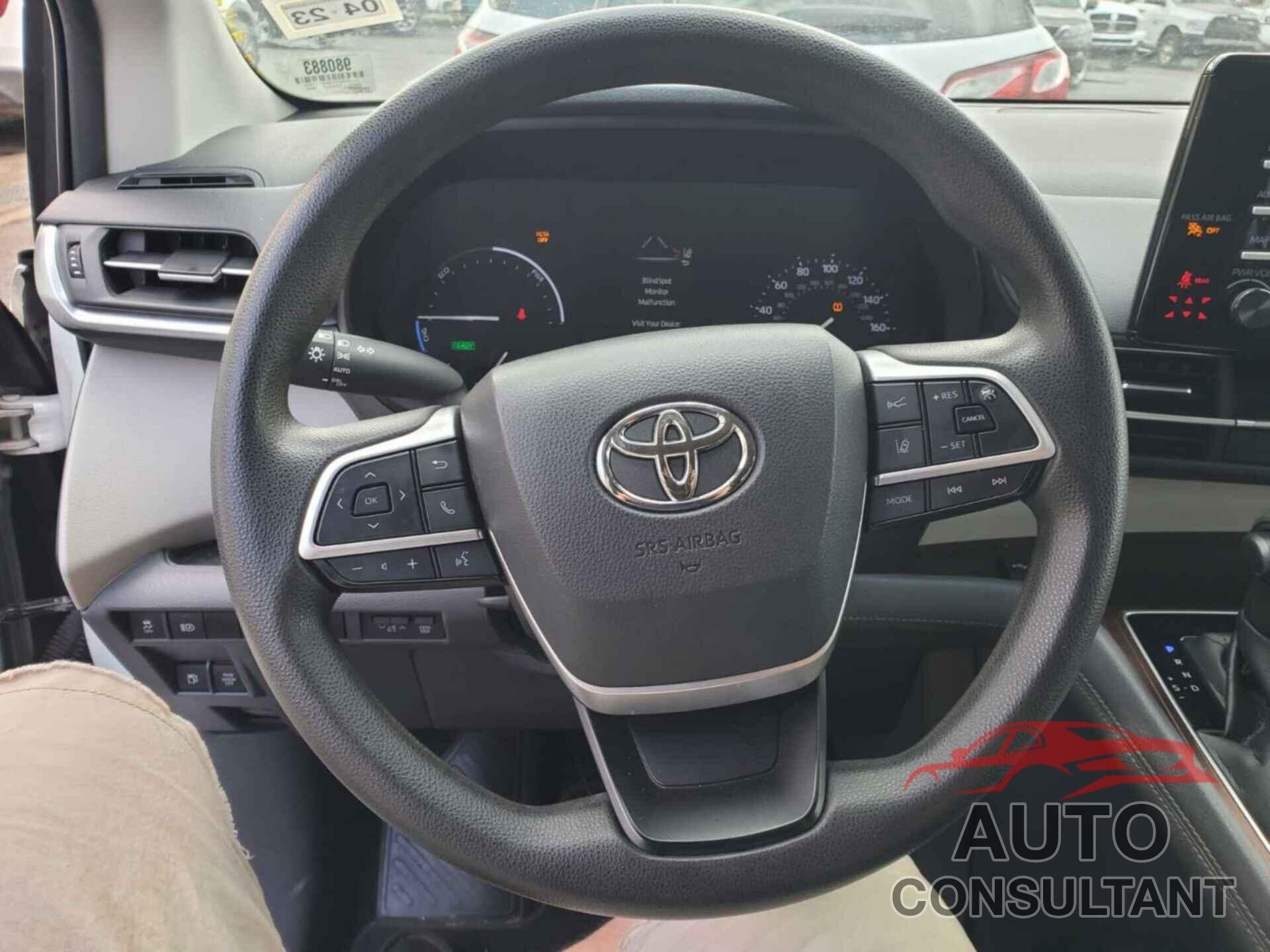 TOYOTA SIENNA 2021 - 5TDKRKEC3MS031999