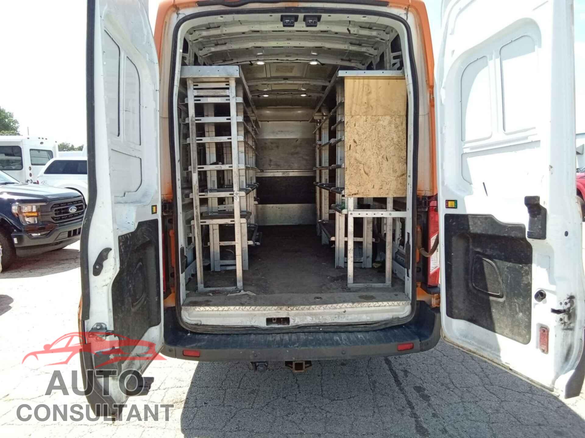 FORD TRANSIT 2018 - 1FTRS4XG2JKB41458