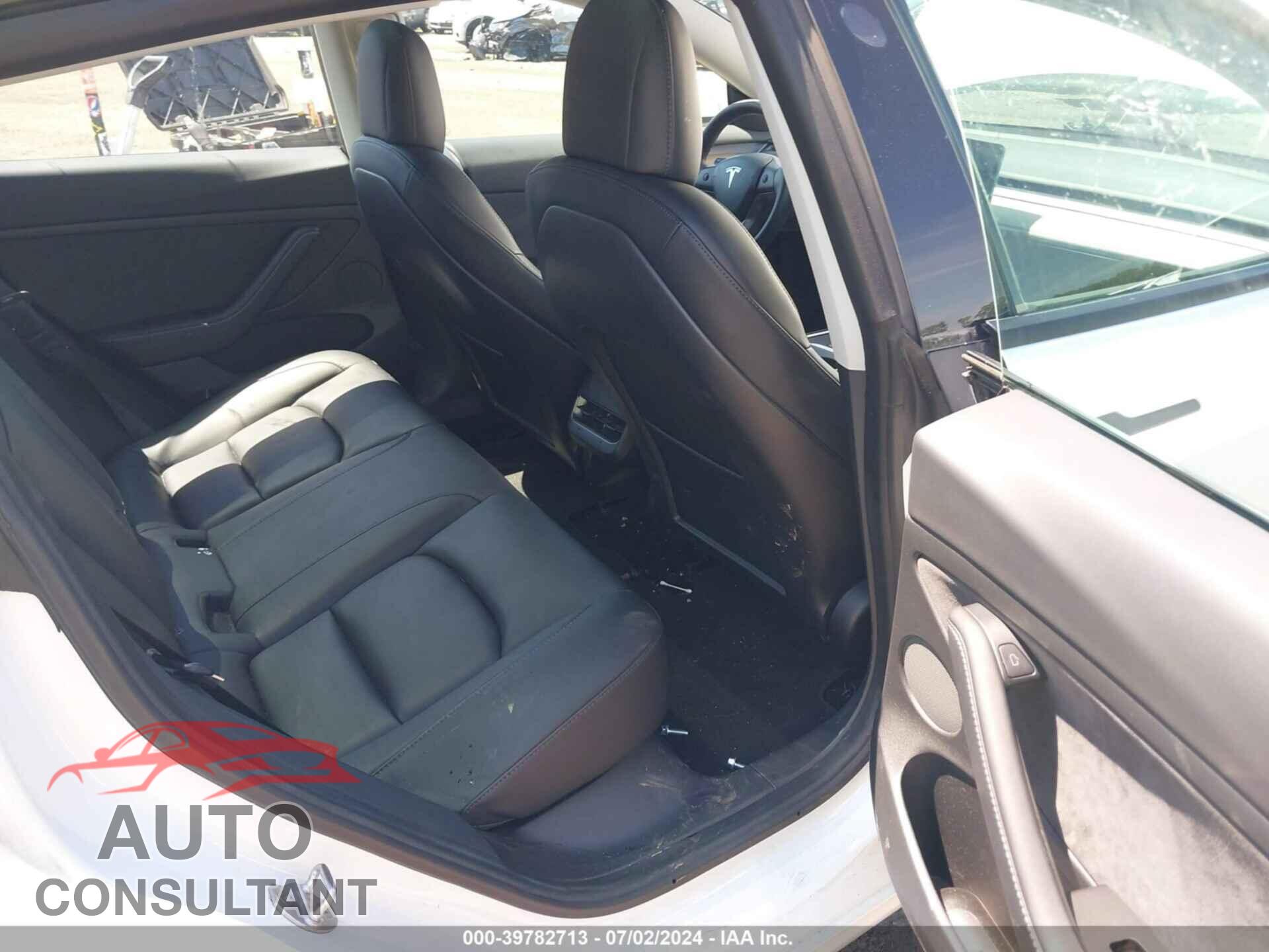 TESLA MODEL 3 2021 - 5YJ3E1EA5MF085107