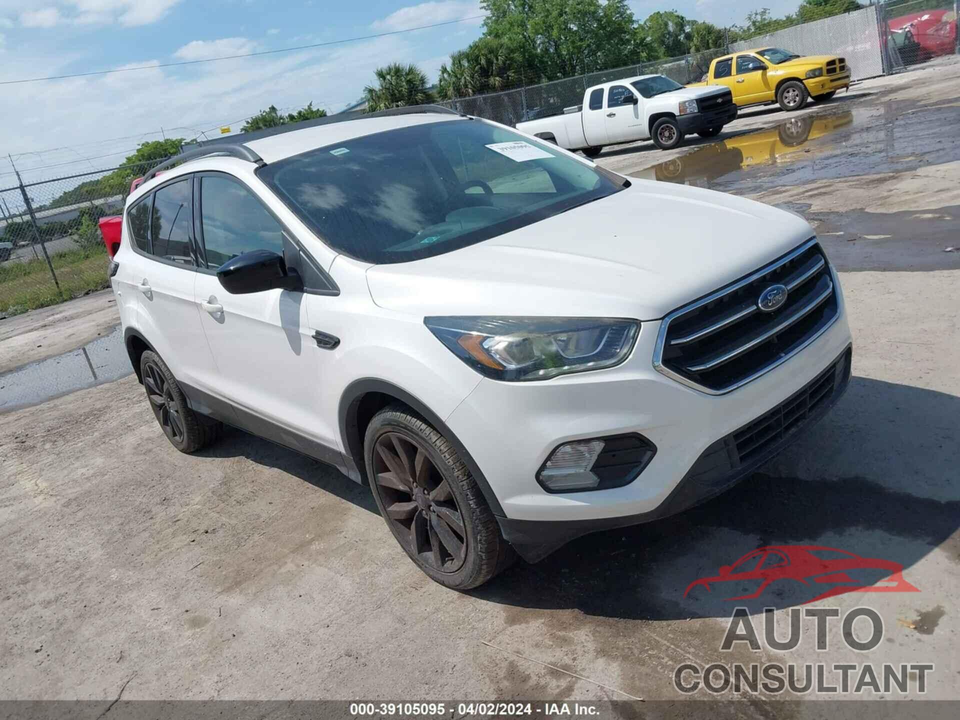 FORD ESCAPE 2017 - 1FMCU0GD2HUE64935