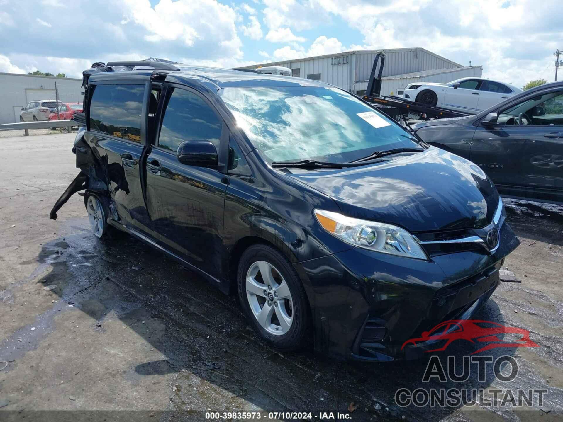 TOYOTA SIENNA 2018 - 5TDKZ3DC2JS939380