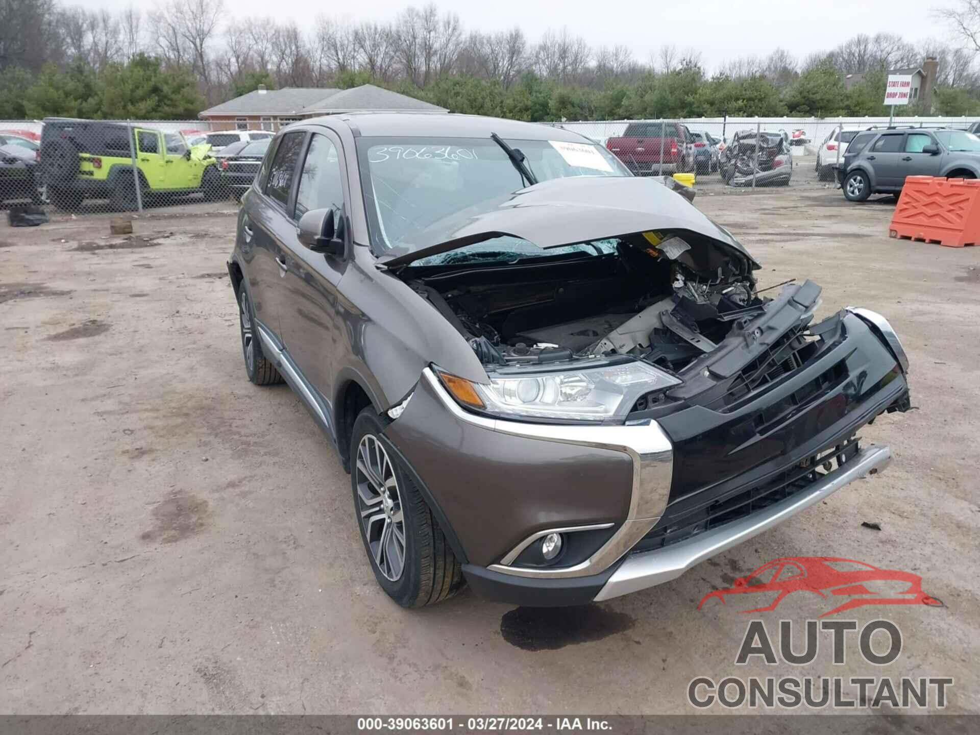MITSUBISHI OUTLANDER 2018 - JA4AD3A30JZ003233