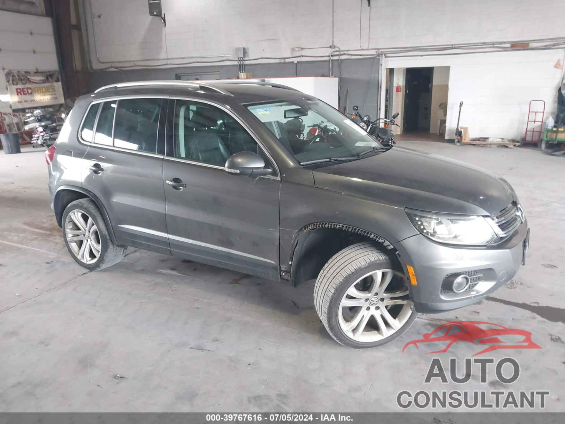 VOLKSWAGEN TIGUAN 2016 - WVGBV7AX0GW616749