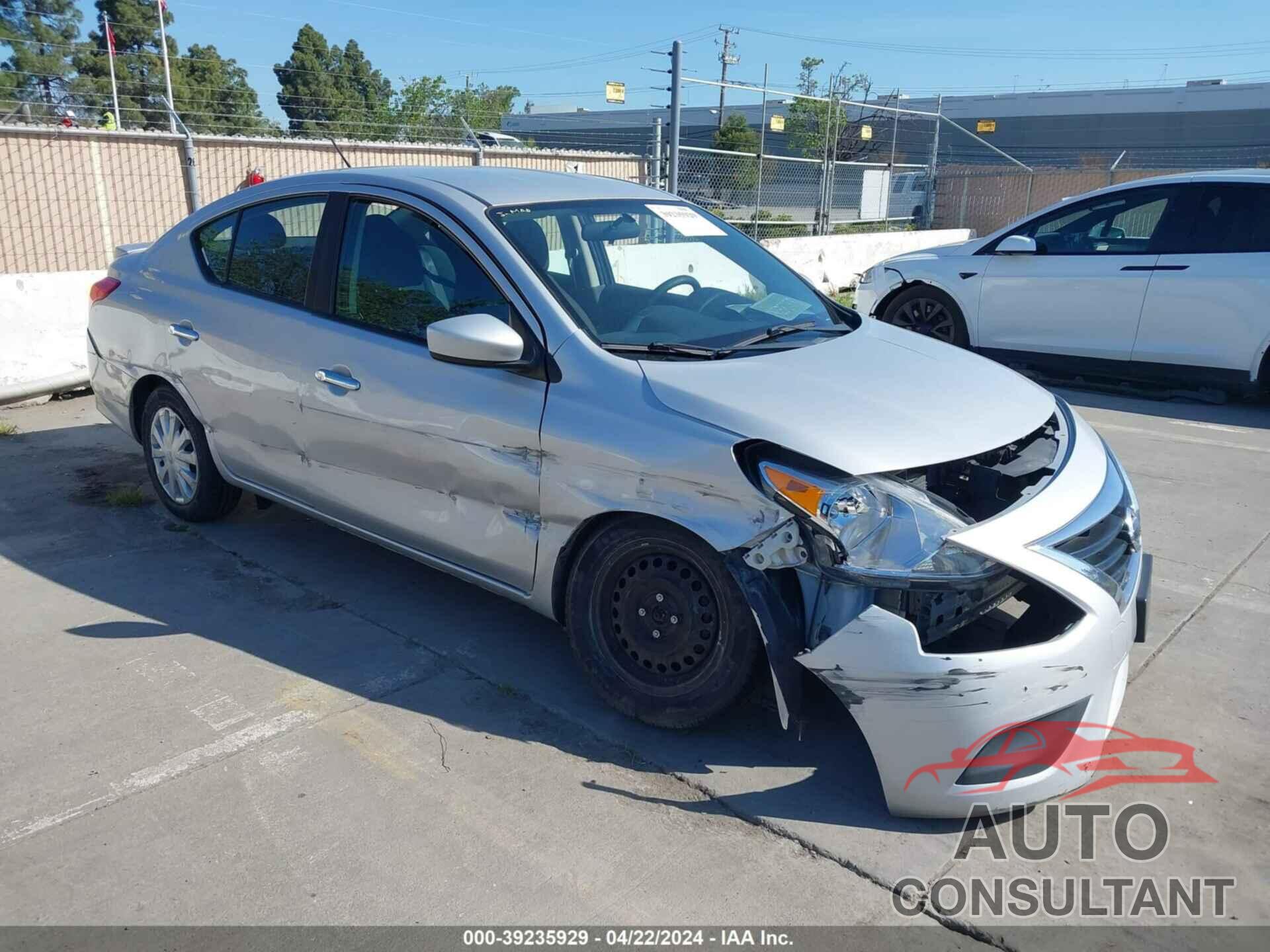 NISSAN VERSA 2018 - 3N1CN7AP3JL877754