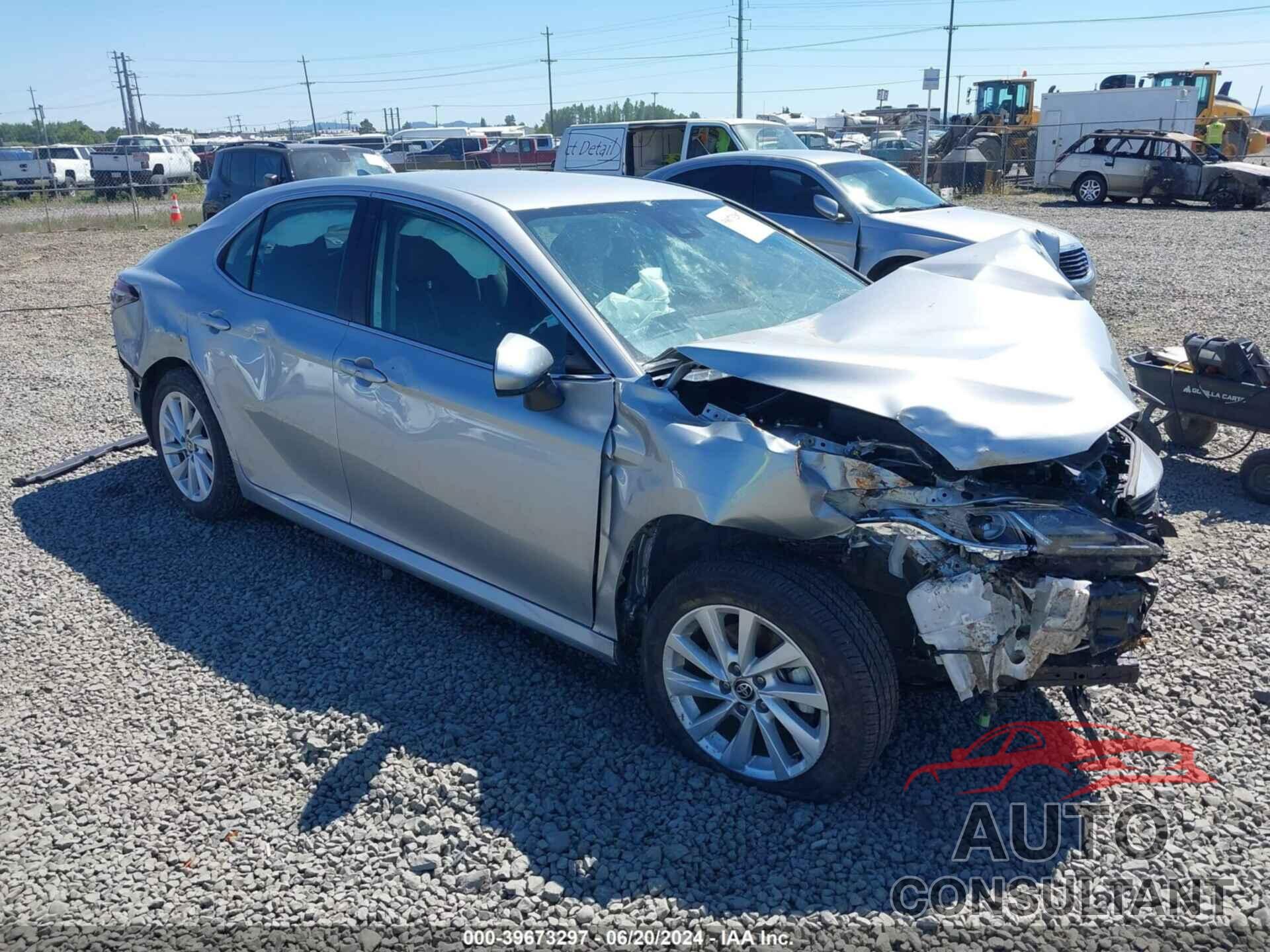 TOYOTA CAMRY 2022 - 4T1C11AK3NU062875