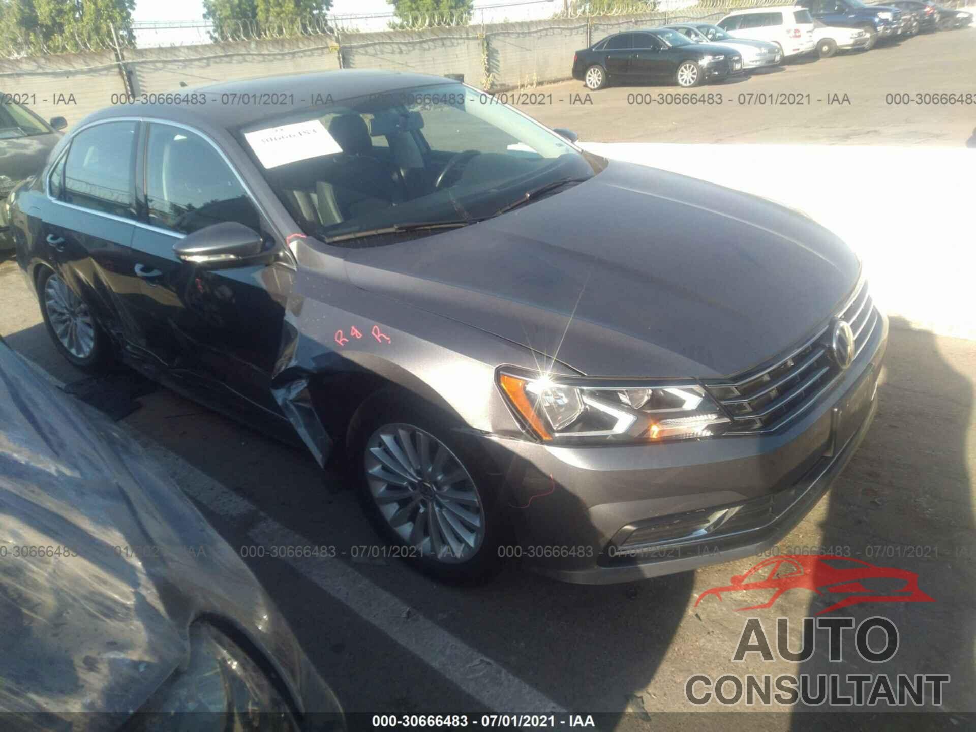VOLKSWAGEN PASSAT 2017 - 1VWBT7A31HC072043