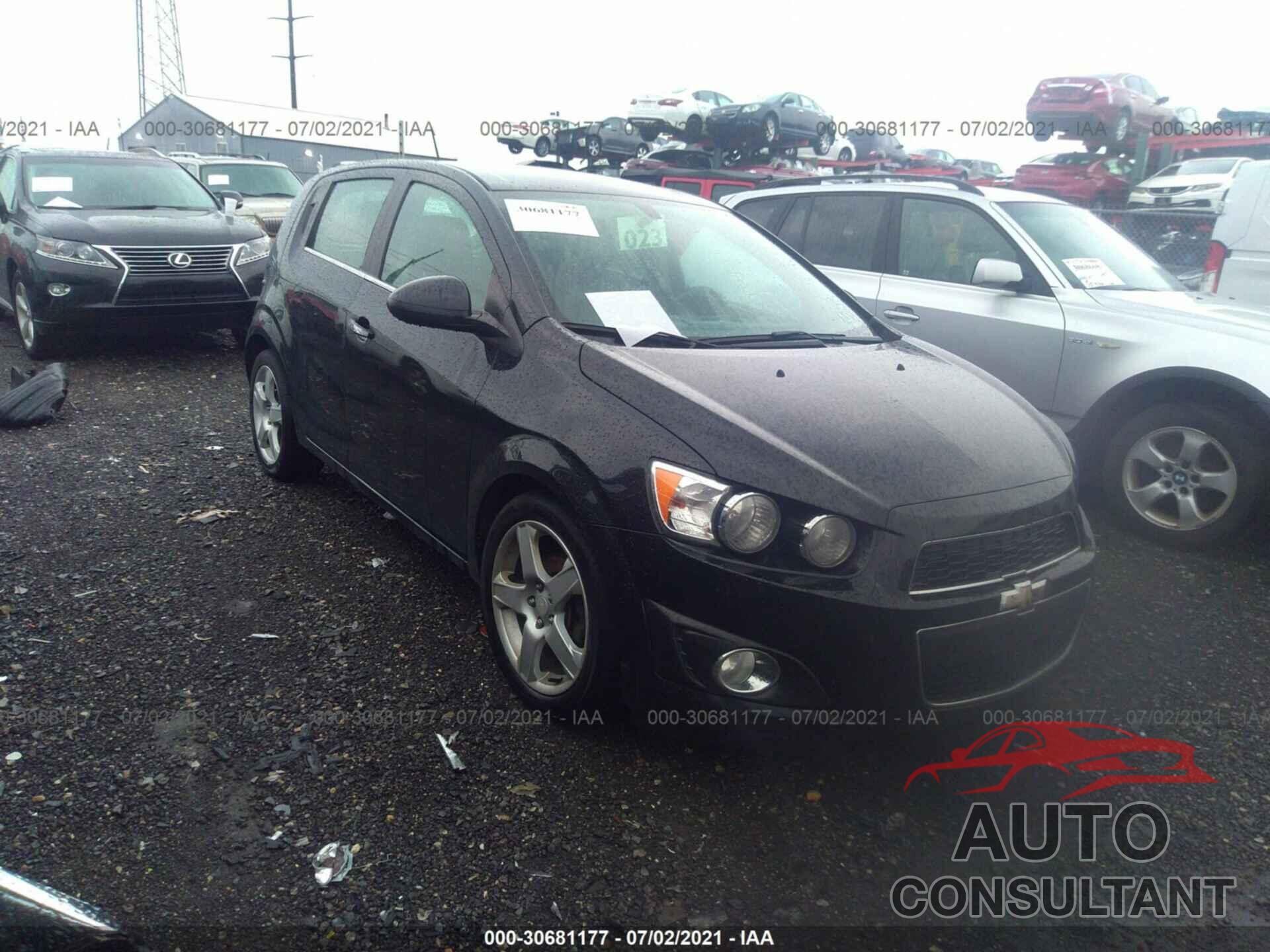 CHEVROLET SONIC 2016 - 1G1JE6SB7G4146365