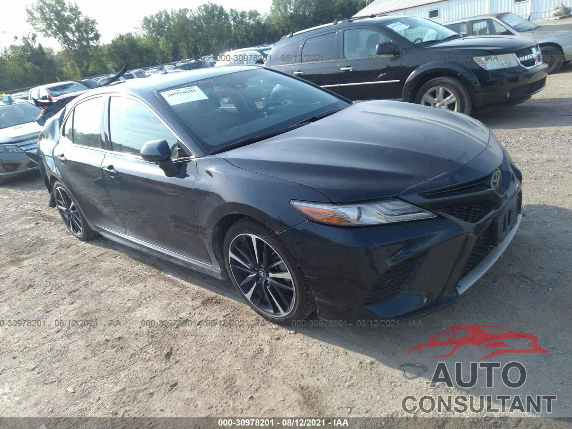 TOYOTA CAMRY 2018 - 4T1B61HK1JU519793