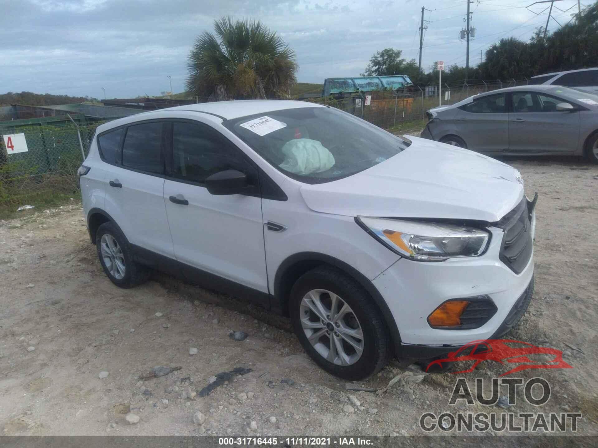 FORD ESCAPE 2017 - 1FMCU0F76HUF09788
