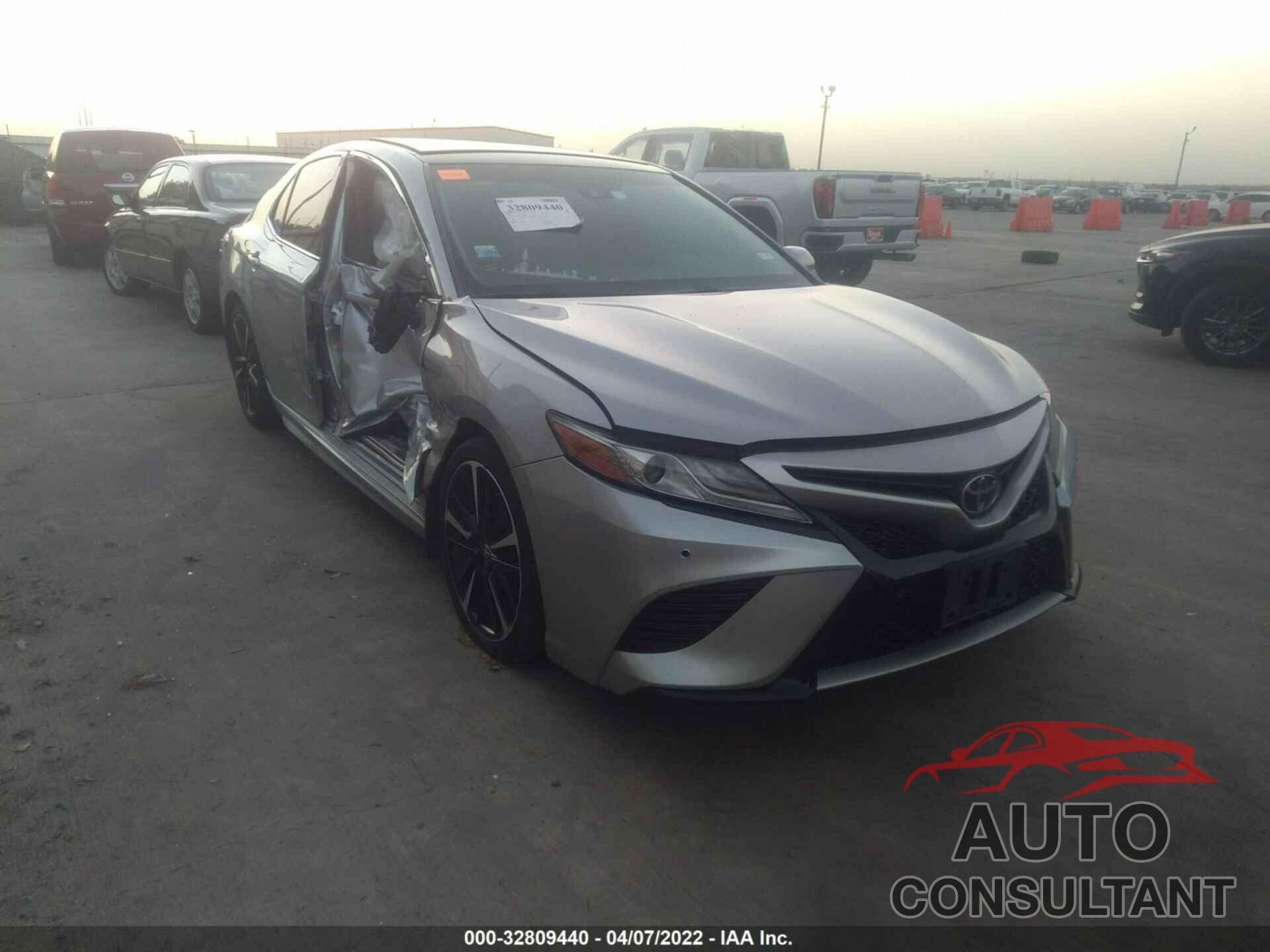 TOYOTA CAMRY 2018 - 4T1B61HK0JU060093