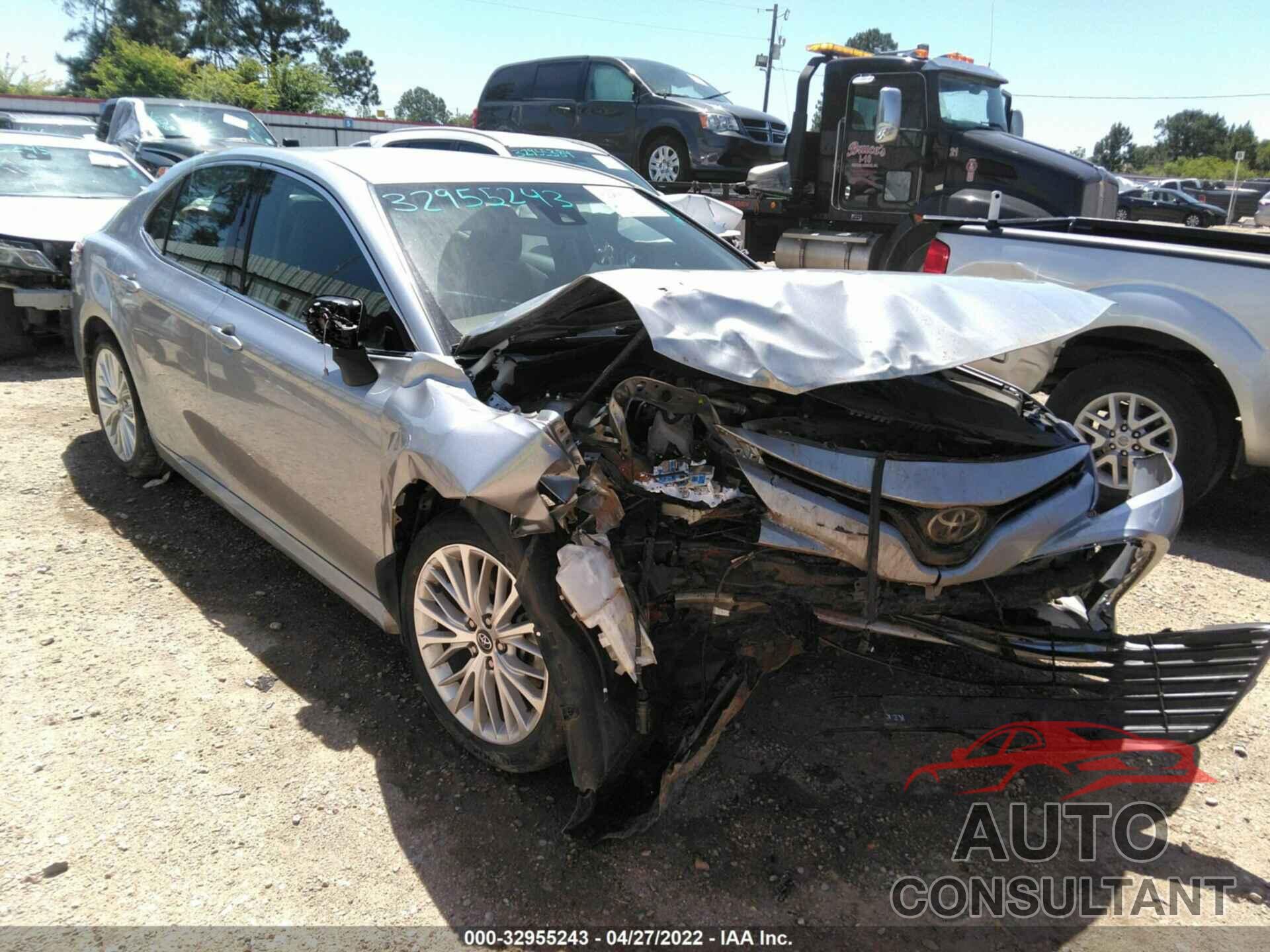 TOYOTA CAMRY 2018 - 4T1B11HK4JU051623