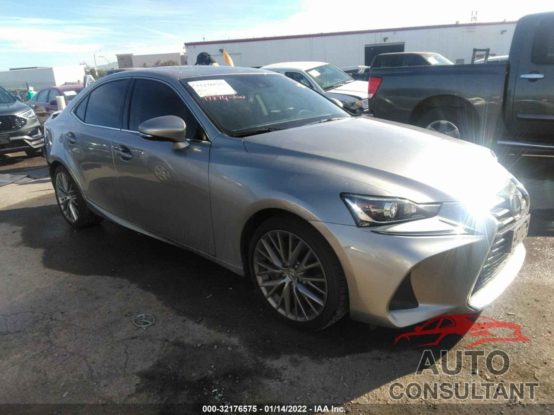 LEXUS IS 2018 - JTHBA1D22J5082436