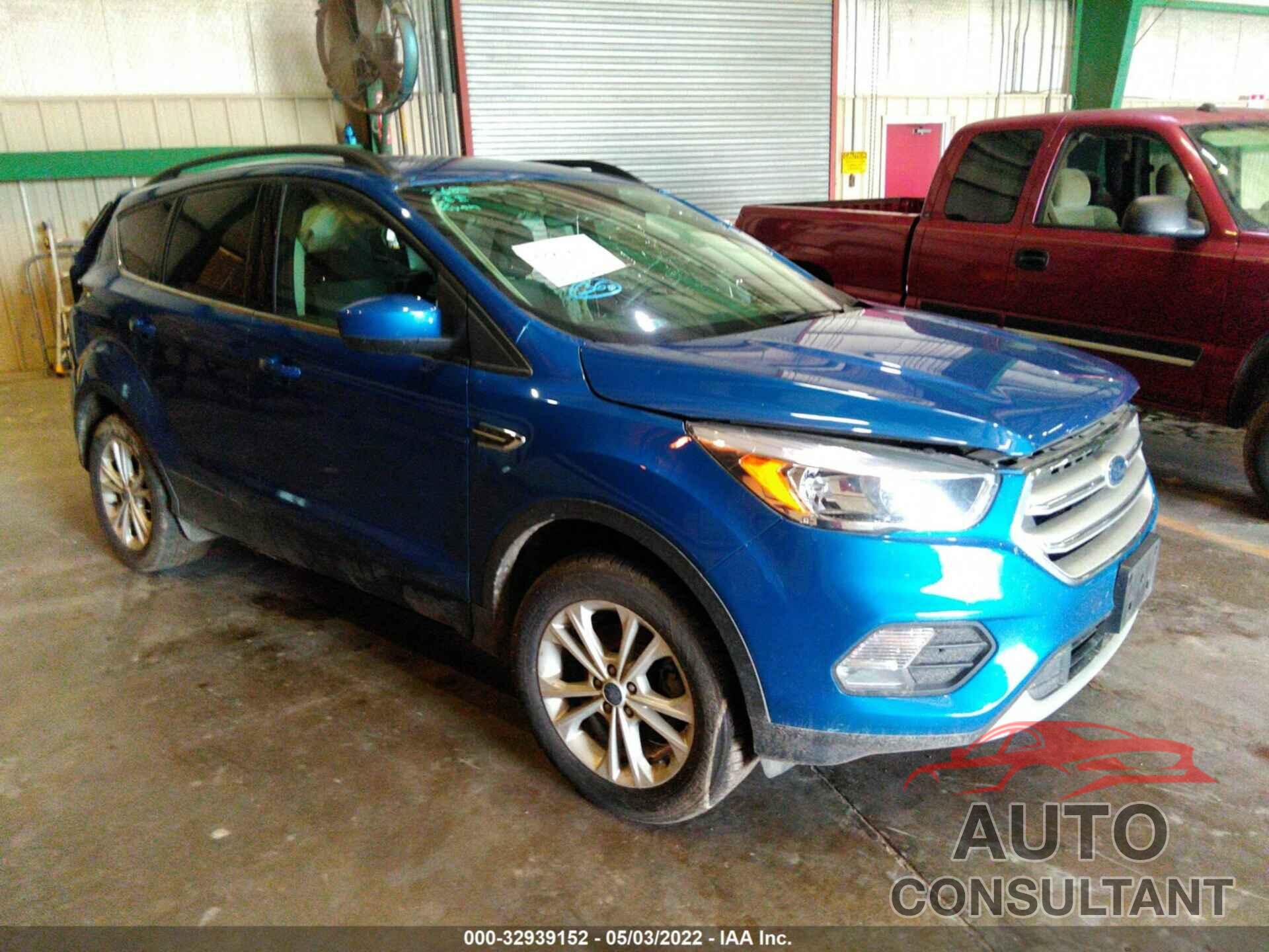FORD ESCAPE 2018 - 1FMCU0GD8JUB46694