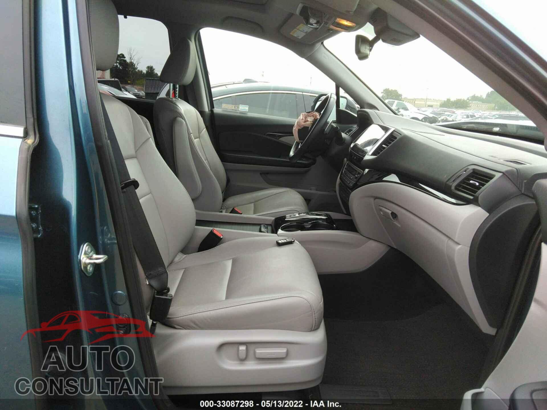 HONDA PILOT 2018 - 5FNYF6H96JB015970