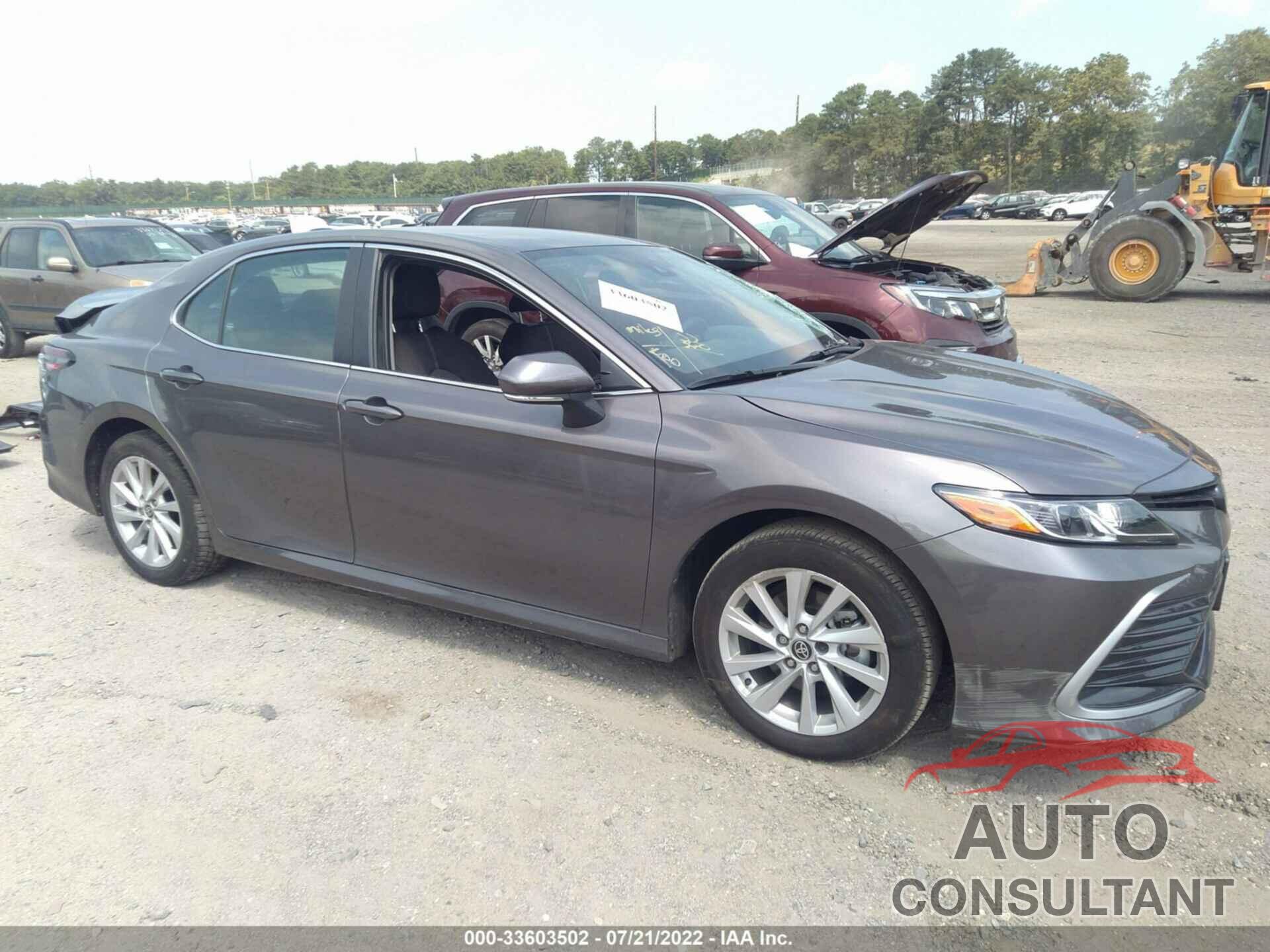 TOYOTA CAMRY 2021 - 4T1R11AK2MU615248