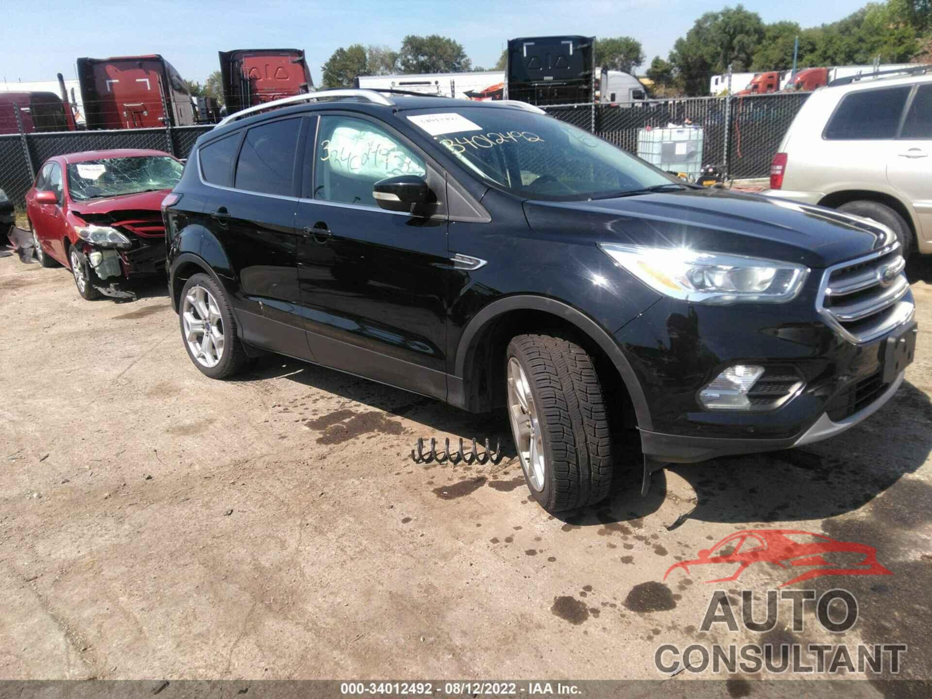 FORD ESCAPE 2017 - 1FMCU9J96HUE72643