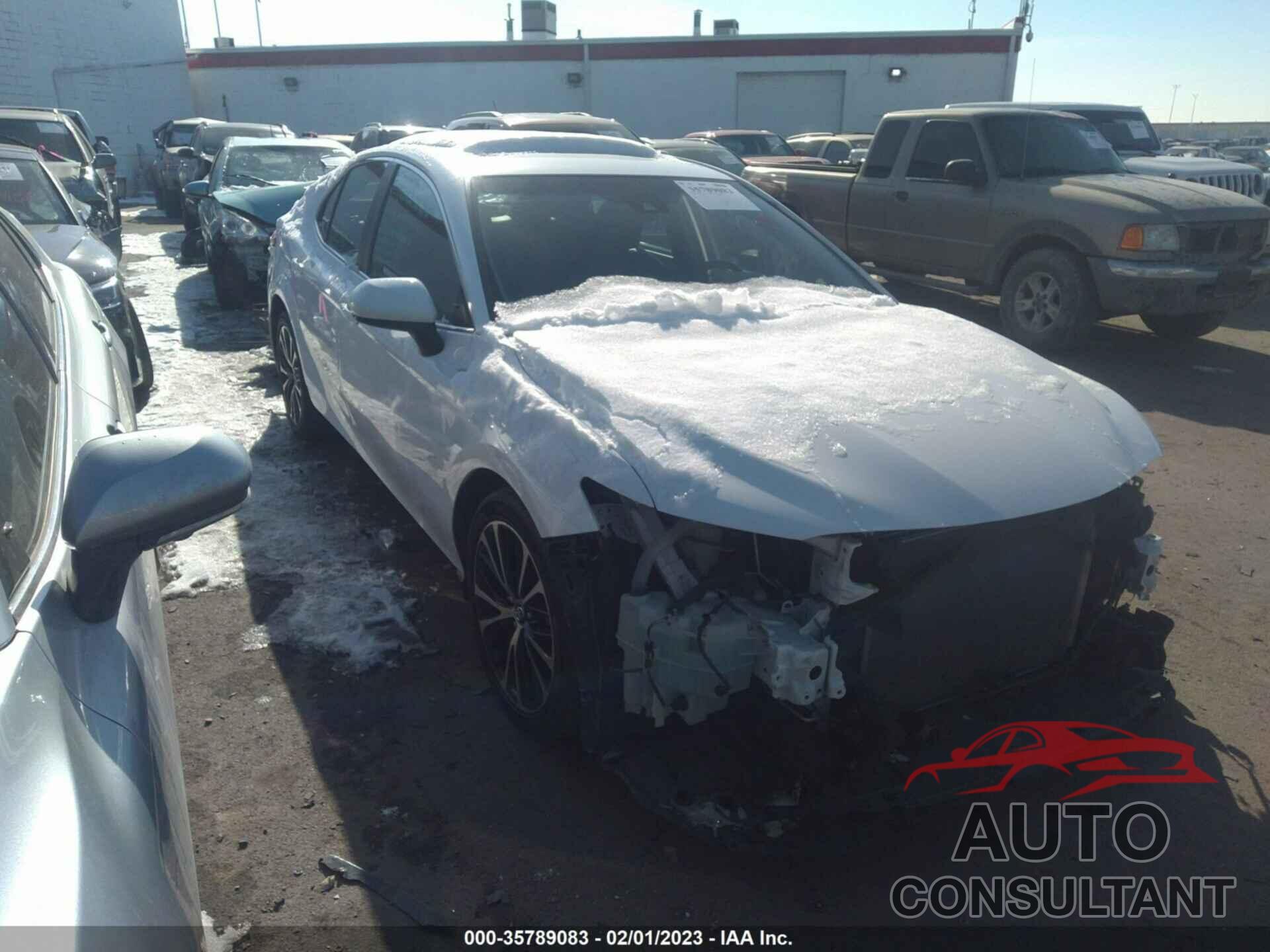 TOYOTA CAMRY 2018 - 4T1B11HK5JU630992