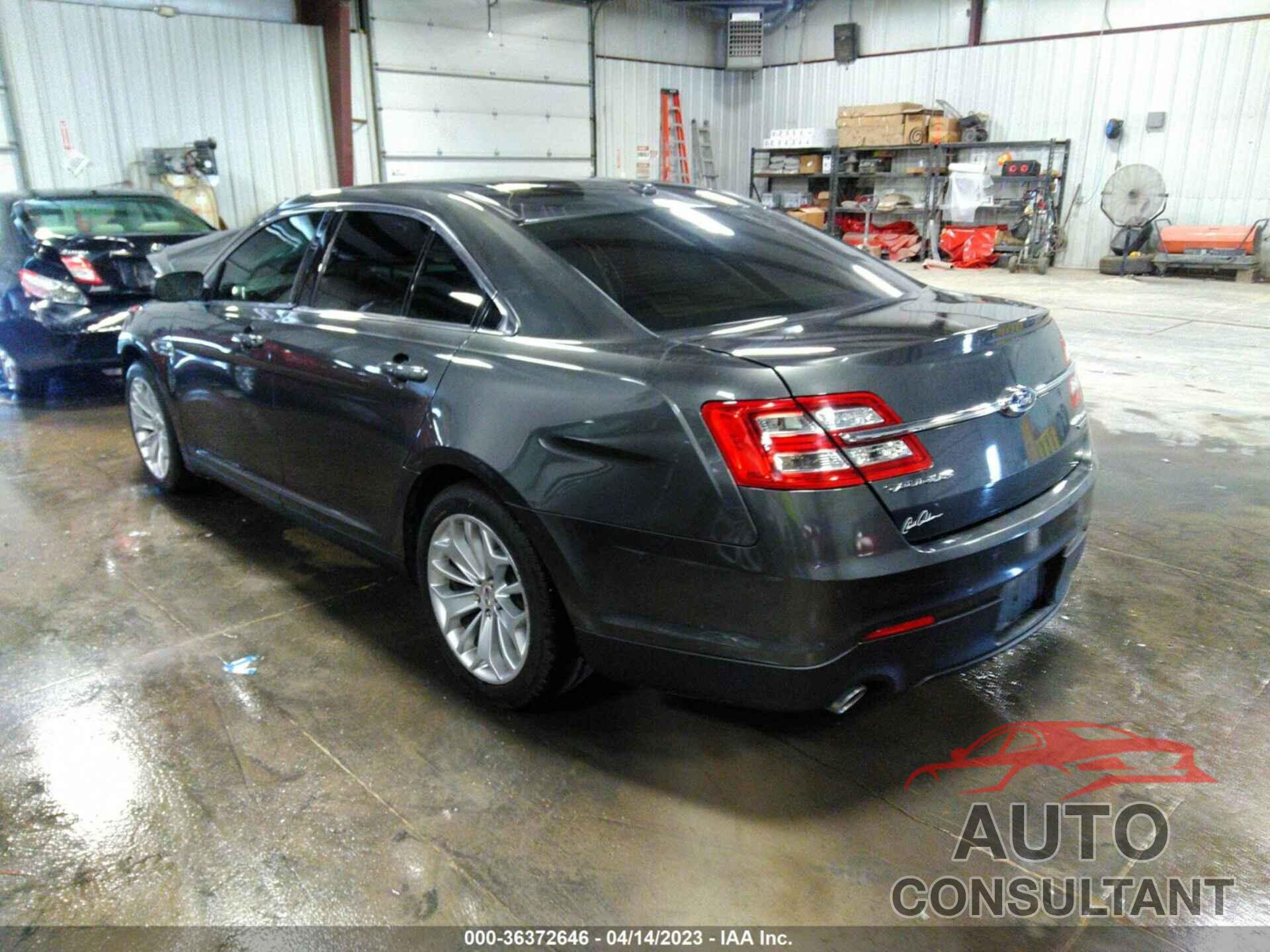 FORD TAURUS 2018 - 1FAHP2F84JG116081