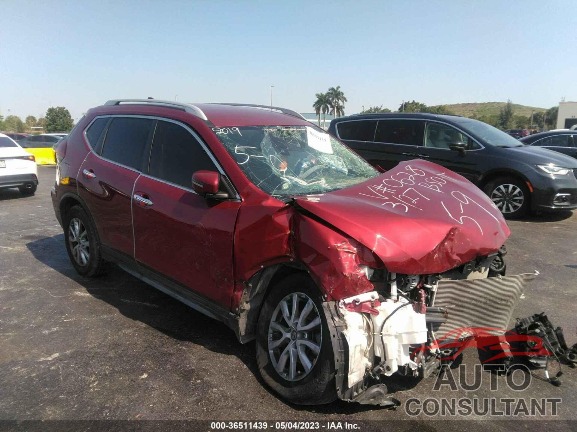 NISSAN ROGUE 2019 - 5N1AT2MT0KC800628