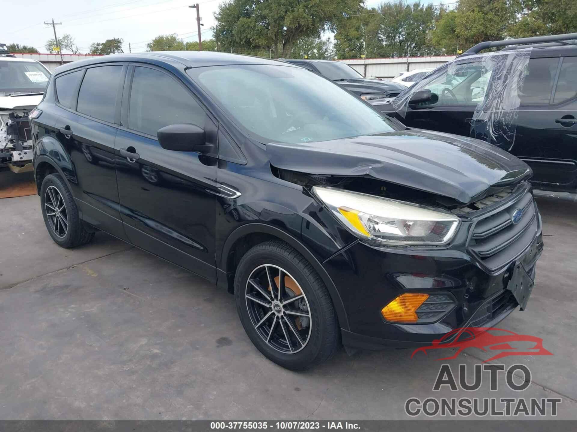 FORD ESCAPE 2017 - 1FMCU0F71HUC24366