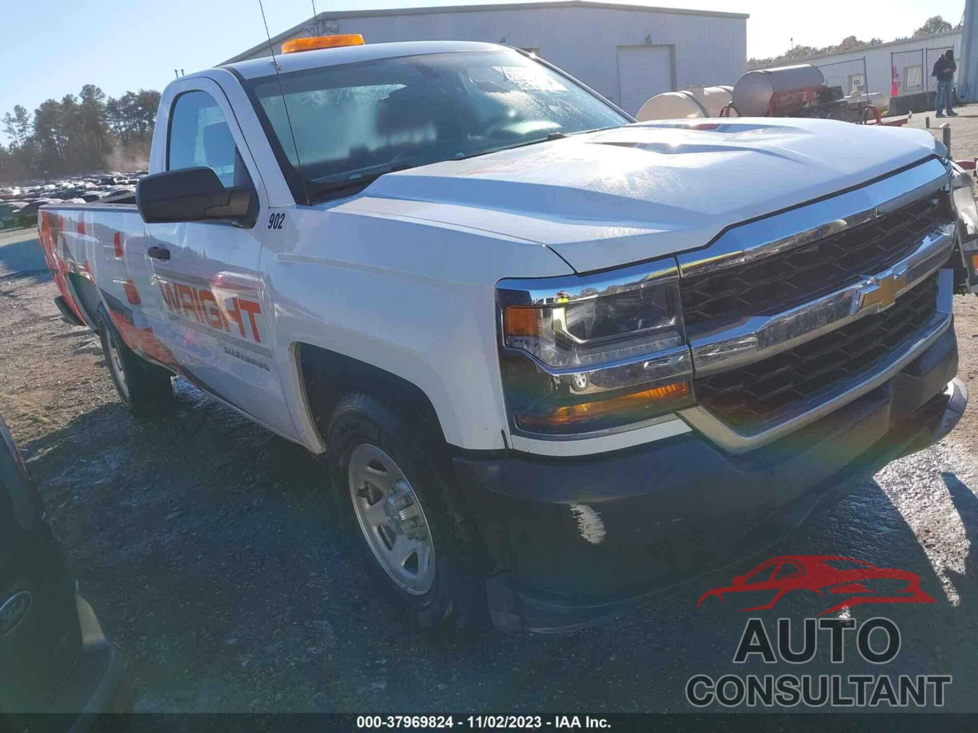 CHEVROLET SILVERADO 1500 2018 - 1GCNCNEH1JZ361971