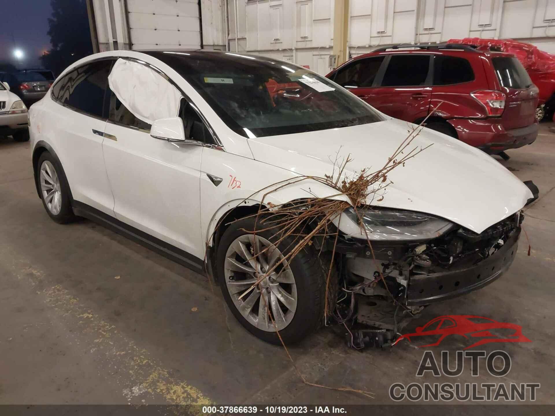 TESLA MODEL X 2020 - 5YJXCBE26LF240316