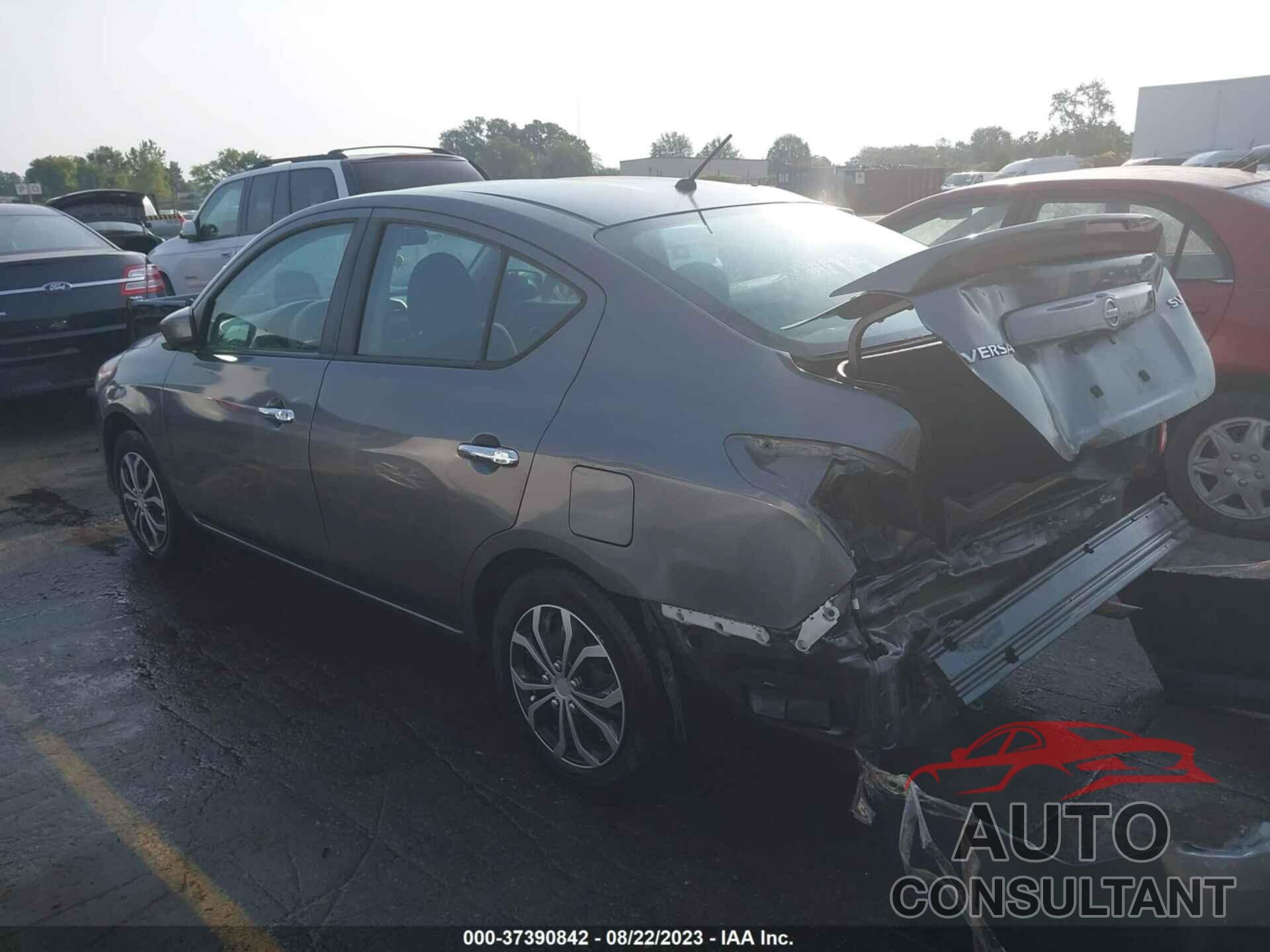 NISSAN VERSA 2017 - 3N1CN7AP3HL877456