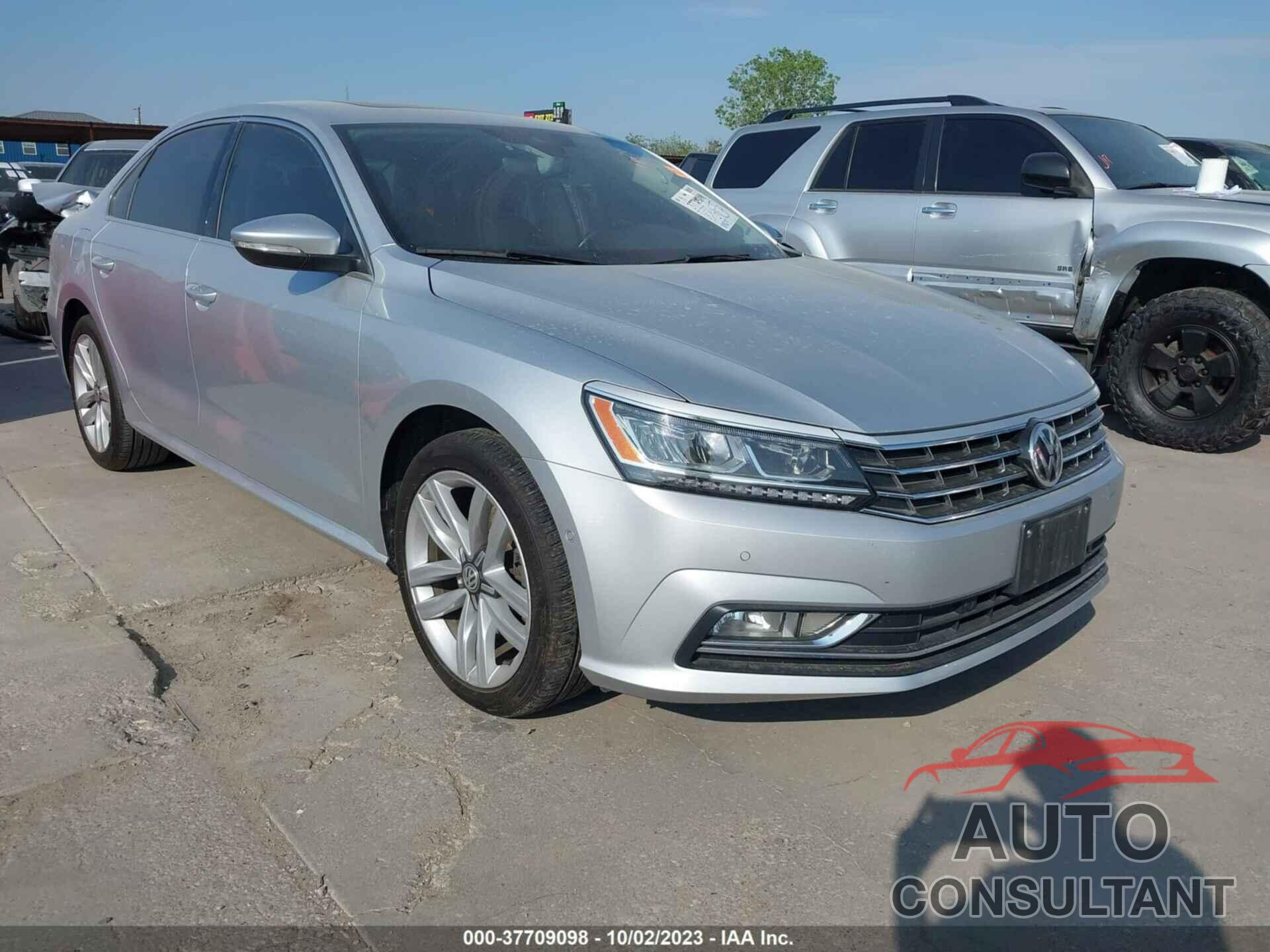 VOLKSWAGEN PASSAT 2017 - 1VWCT7A39HC075566