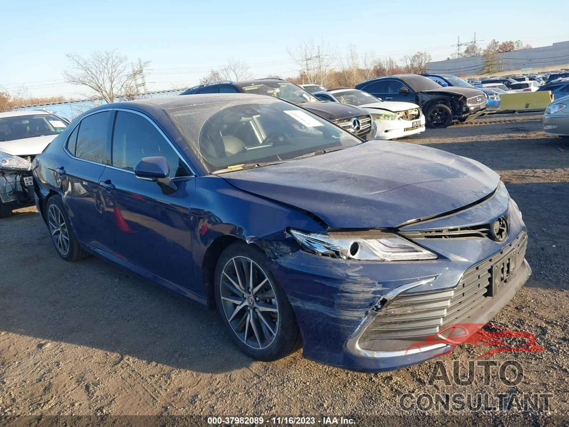 TOYOTA CAMRY 2023 - 4T1F11BK0PU091572