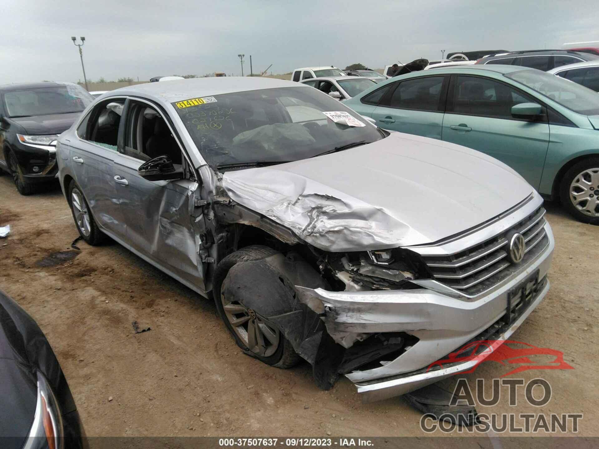 VOLKSWAGEN PASSAT 2020 - 1VWSA7A30LC027626