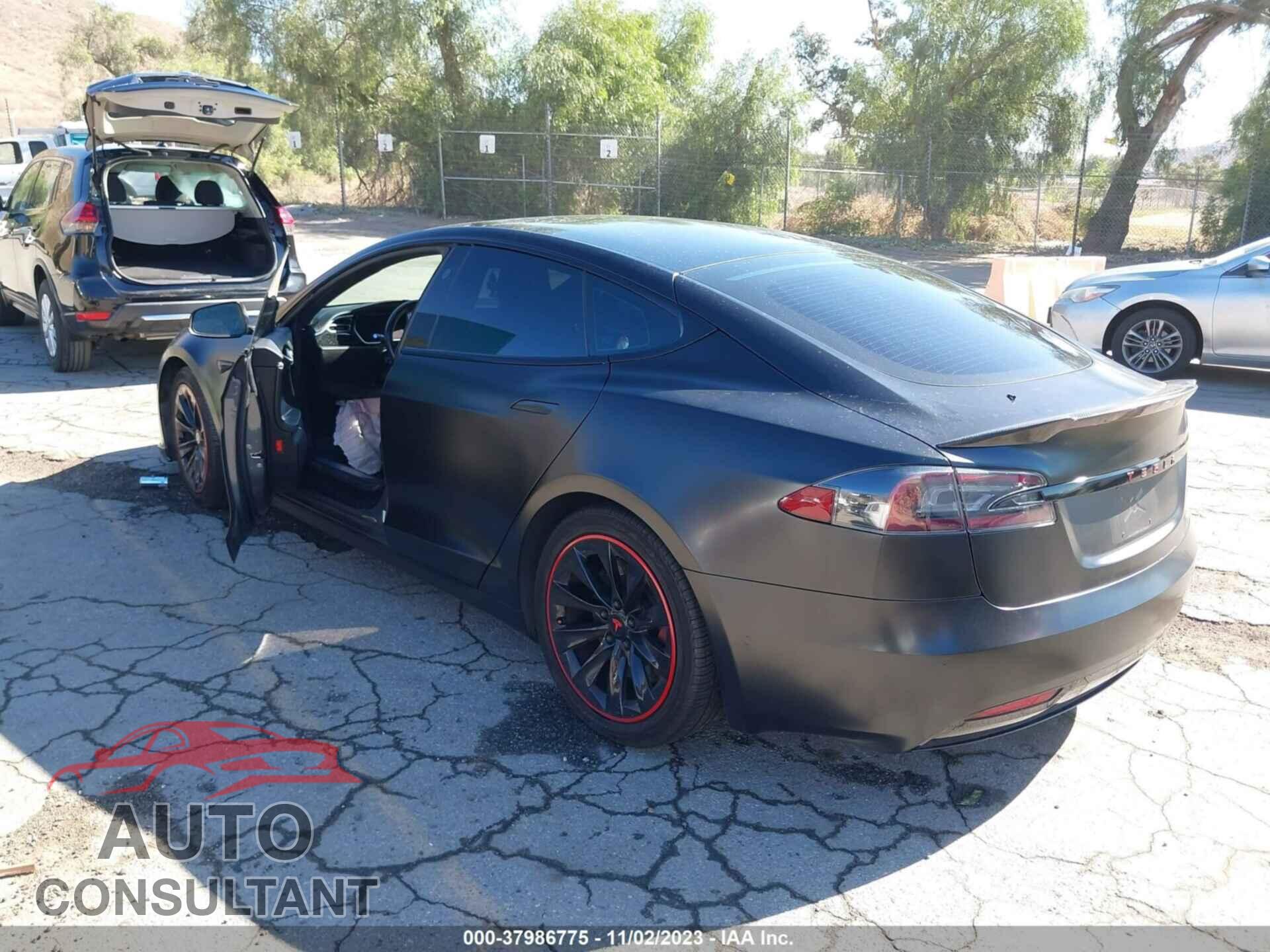 TESLA MODEL S 2017 - 5YJSA1E26HF232007