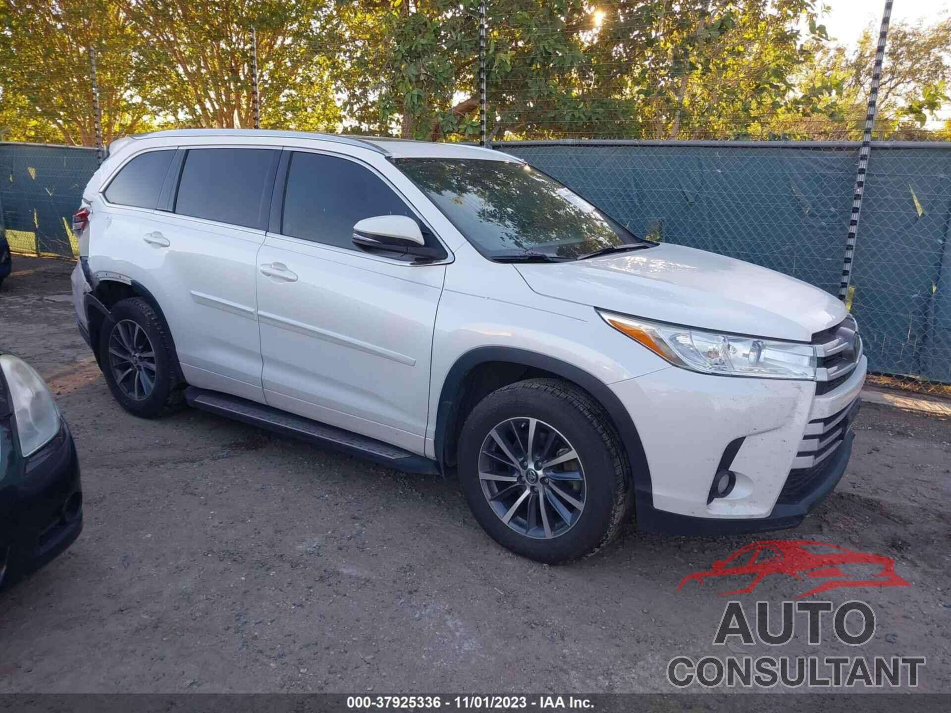 TOYOTA HIGHLANDER 2018 - 5TDJZRFH7JS492214