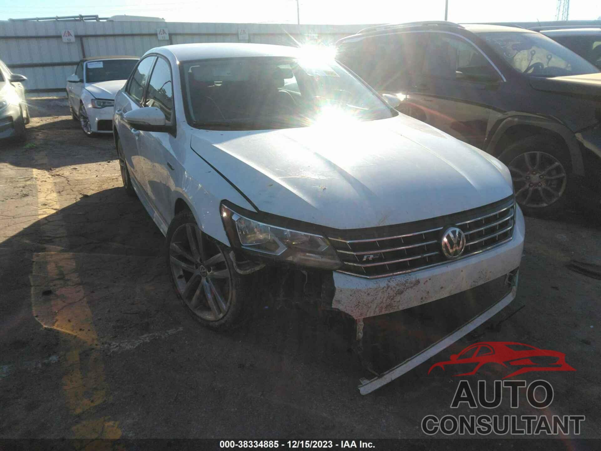 VOLKSWAGEN PASSAT 2018 - 1VWAA7A31JC019317