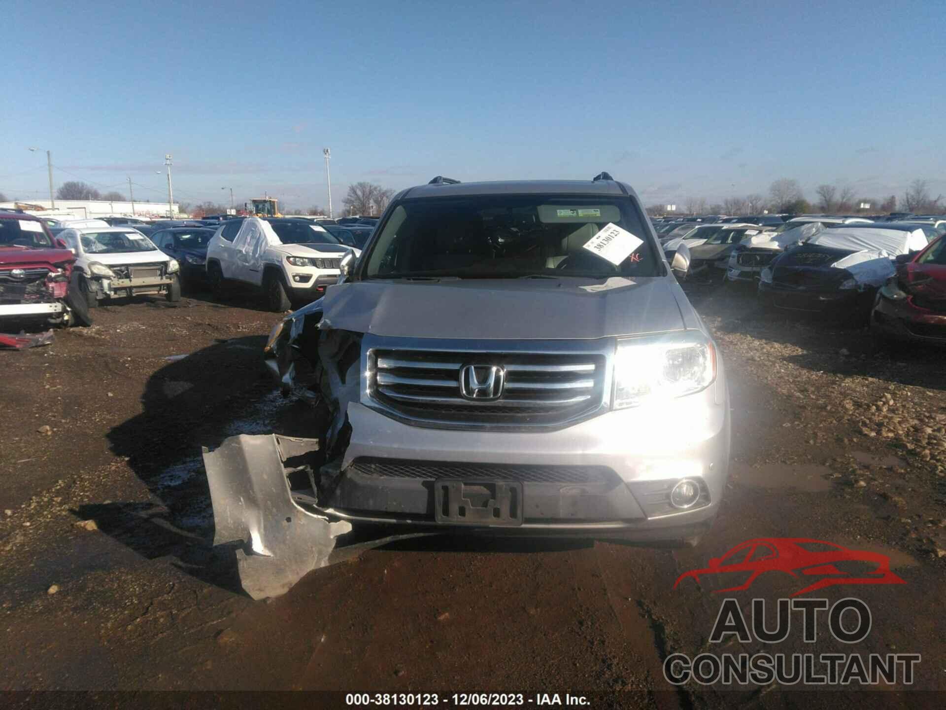 HONDA PILOT 2015 - 5FNYF4H90FB035241