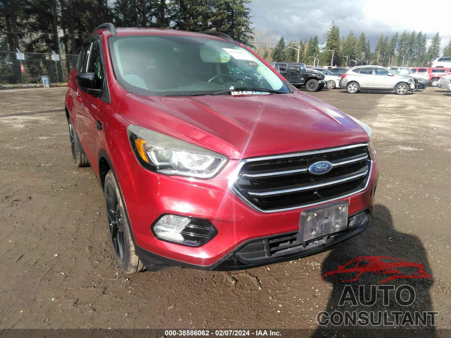 FORD ESCAPE 2017 - 1FMCU0G9XHUD93995