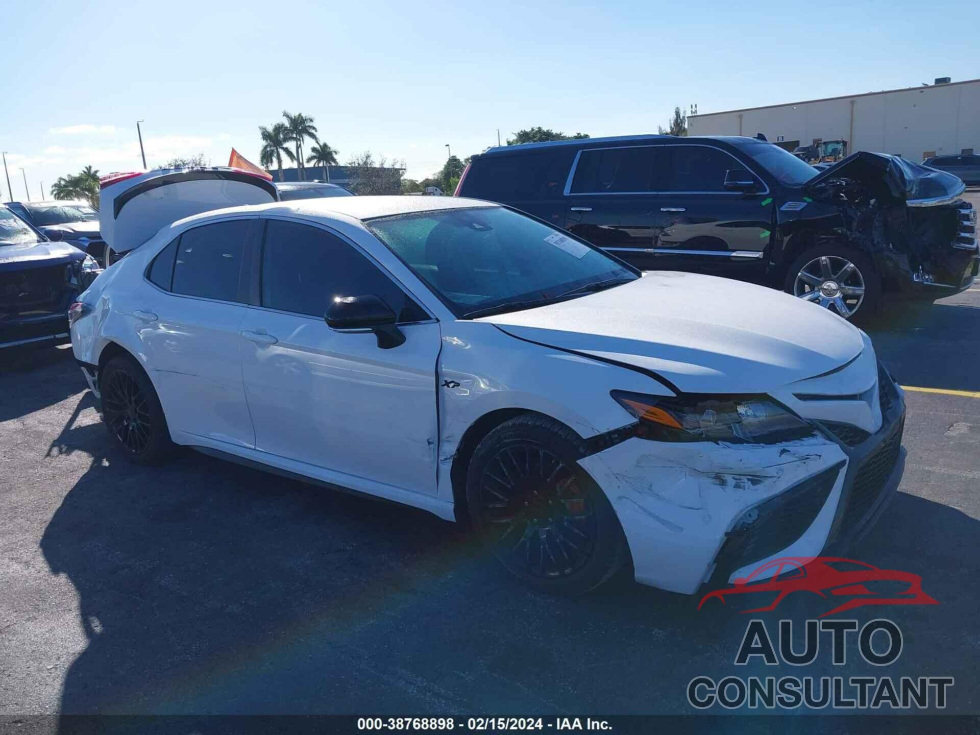 TOYOTA CAMRY 2023 - 4T1G11AK6PU776701