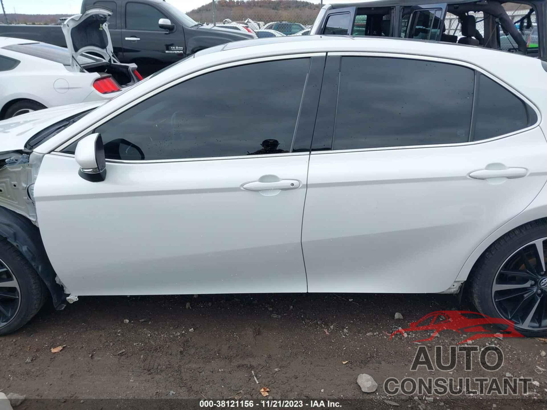 TOYOTA CAMRY 2018 - 4T1B61HK4JU155630