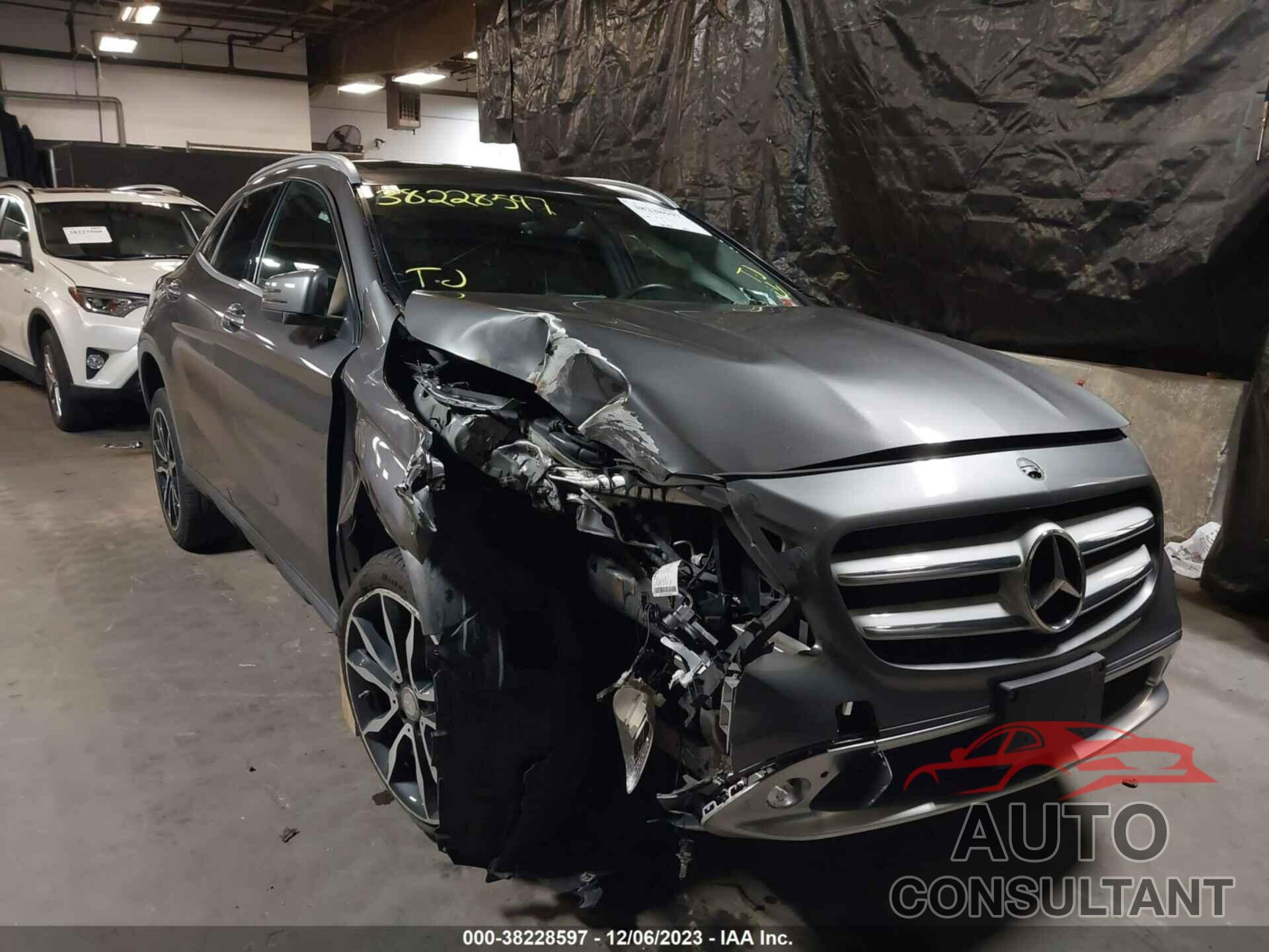 MERCEDES-BENZ GLA 250 2015 - WDCTG4GB1FJ121723