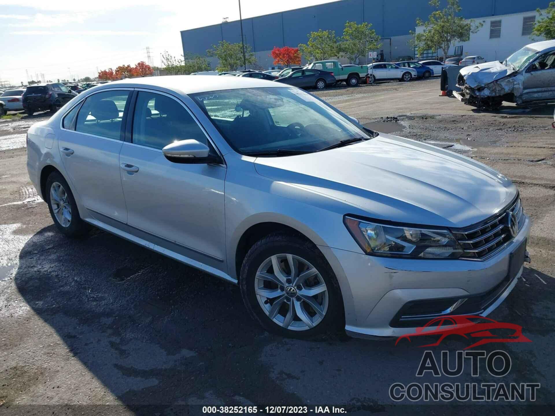 VOLKSWAGEN PASSAT 2017 - 1VWAT7A37HC004759
