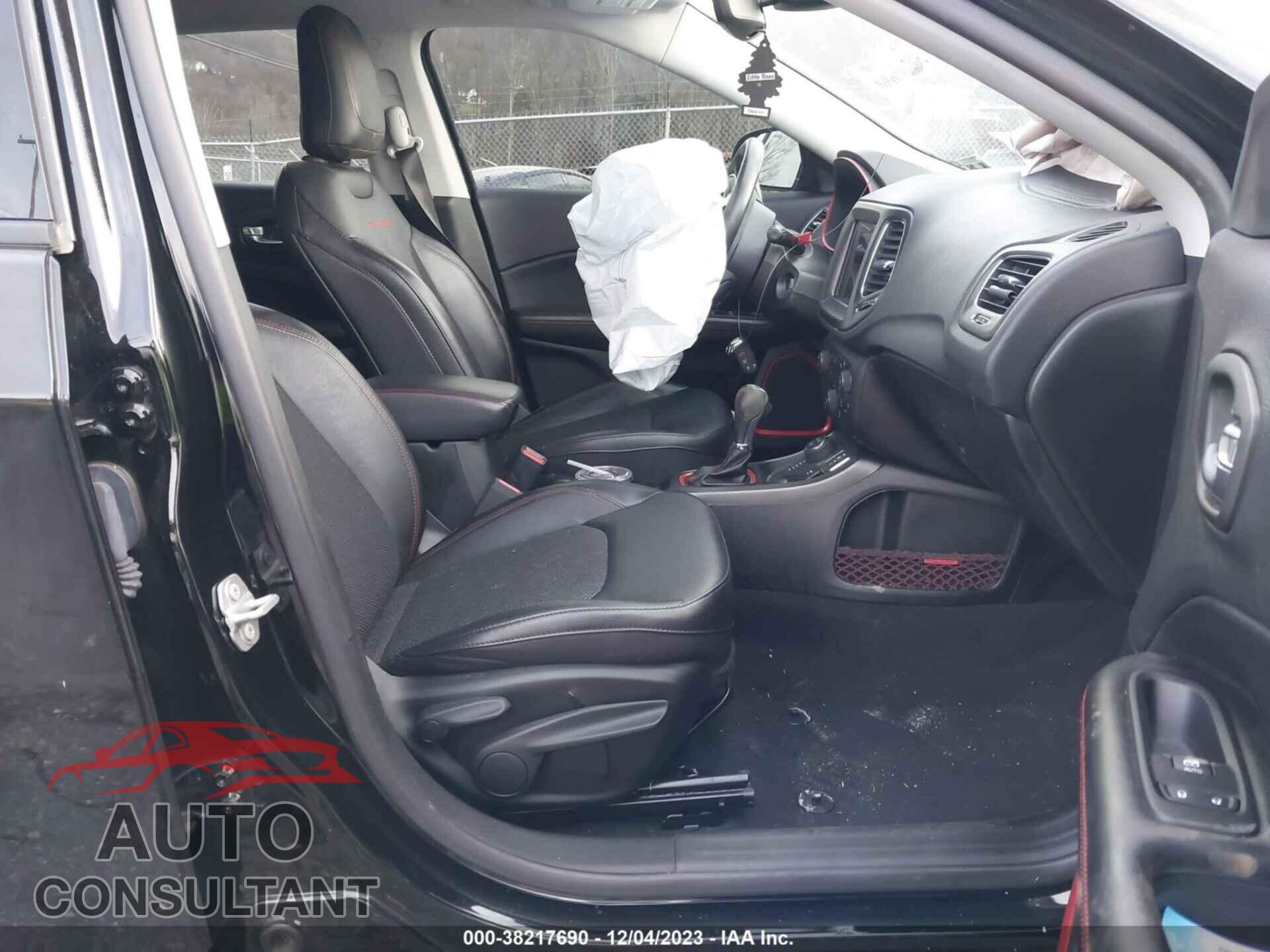 JEEP COMPASS 2020 - 3C4NJDDB8LT245657