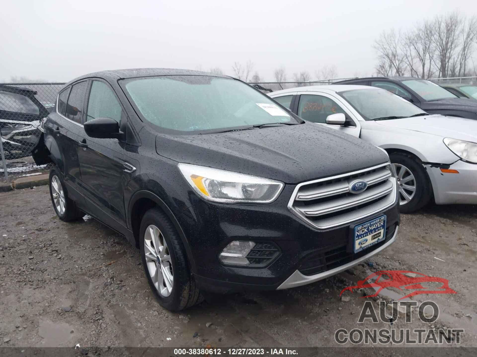 FORD ESCAPE 2017 - 1FMCU9G91HUF10139