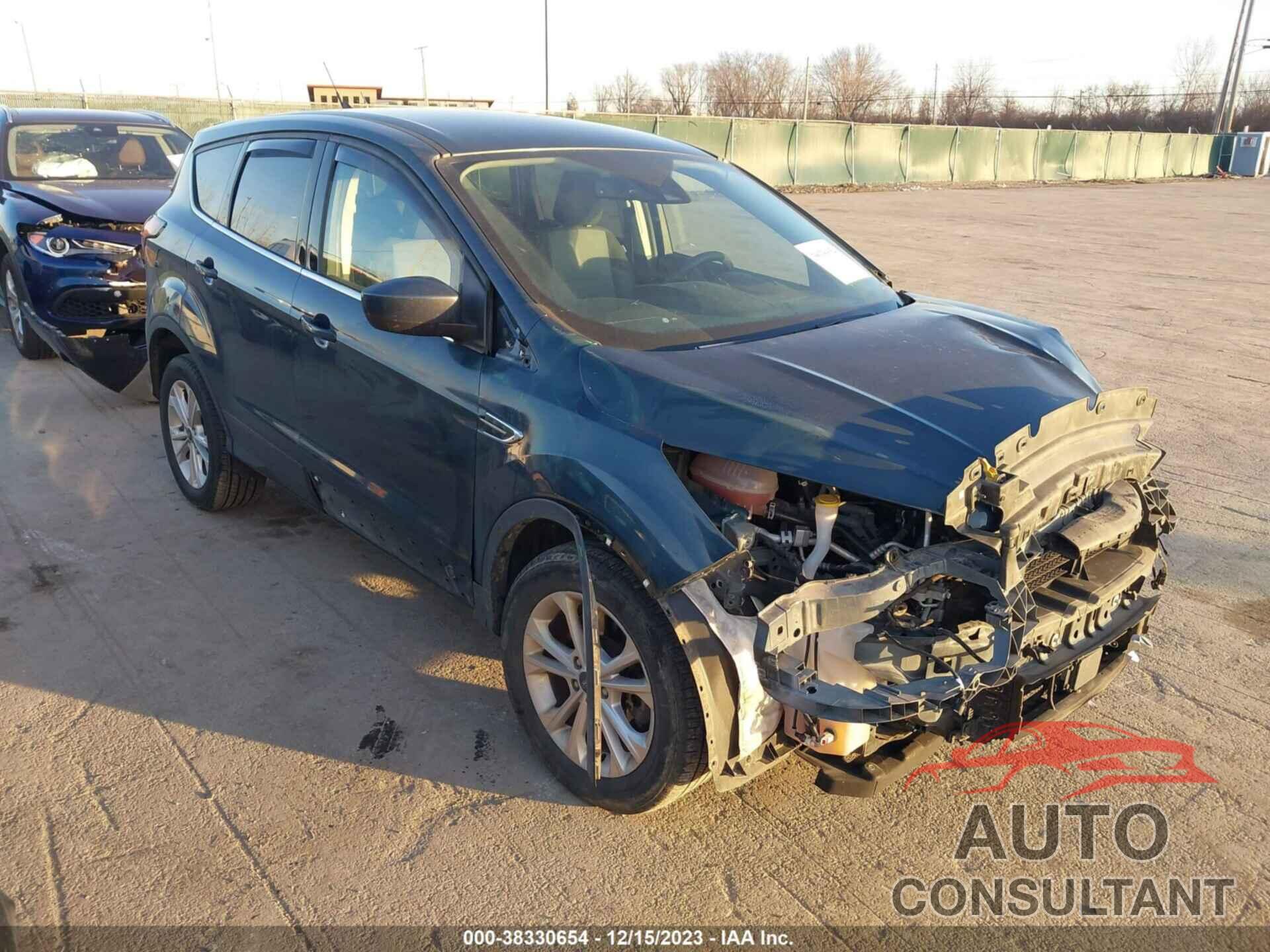 FORD ESCAPE 2019 - 1FMCU9GD0KUC00334