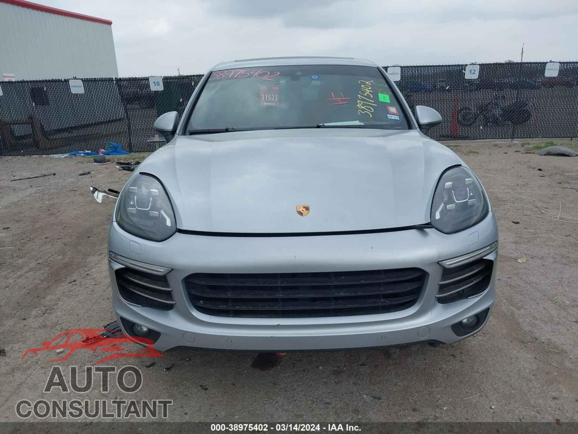 PORSCHE CAYENNE 2017 - WP1AA2A29HKA81513